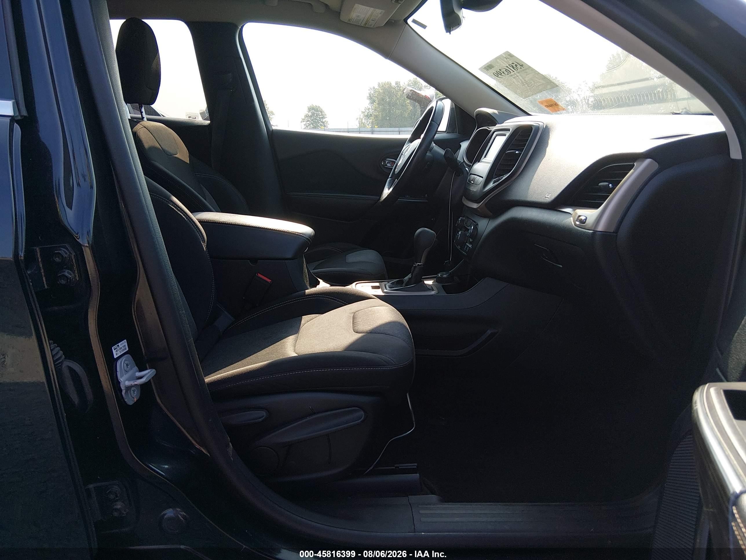 2014 Jeep Cherokee Latitude Black vin: 1C4PJMCS8EW232298