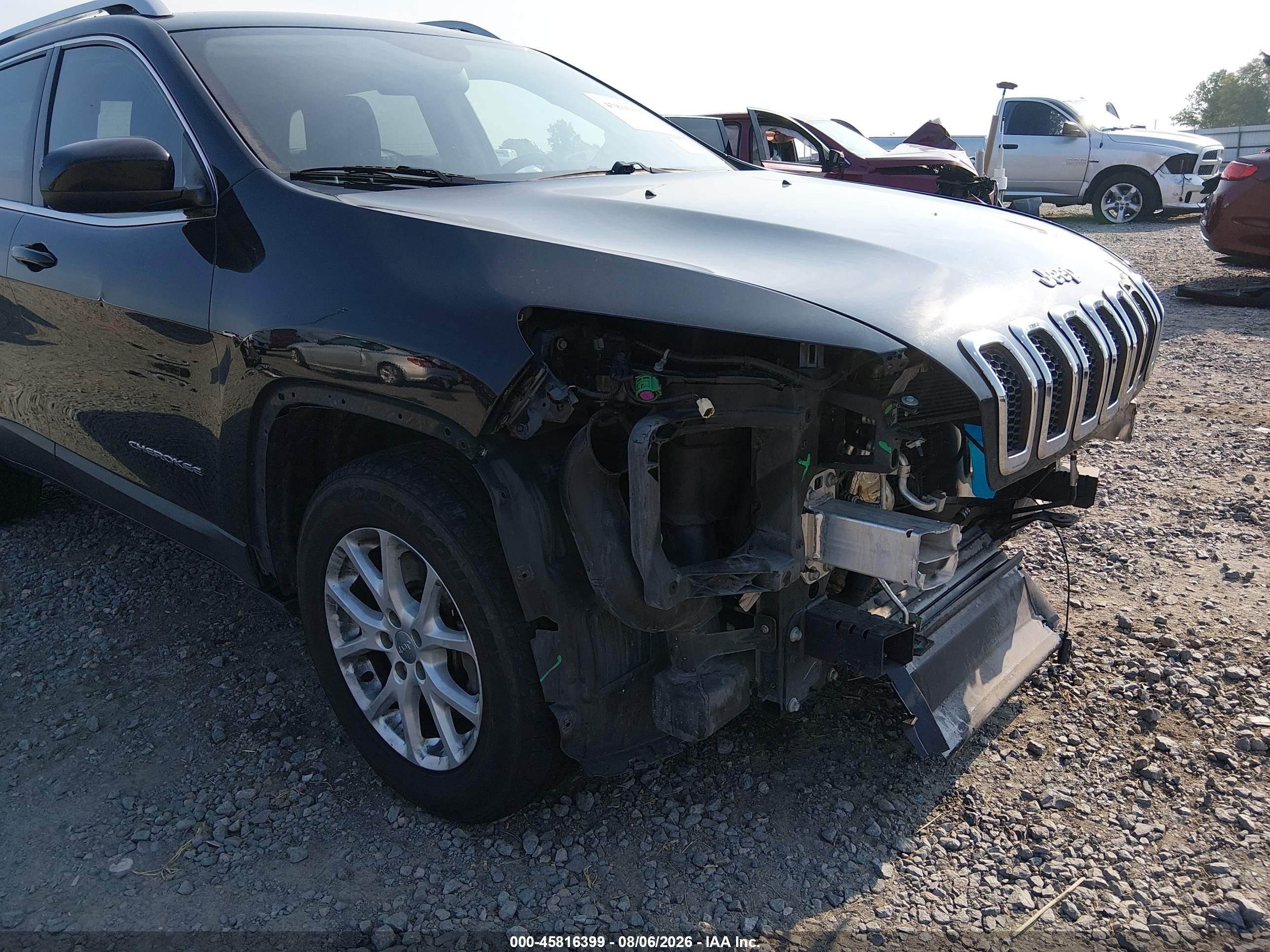 2014 Jeep Cherokee Latitude Black vin: 1C4PJMCS8EW232298