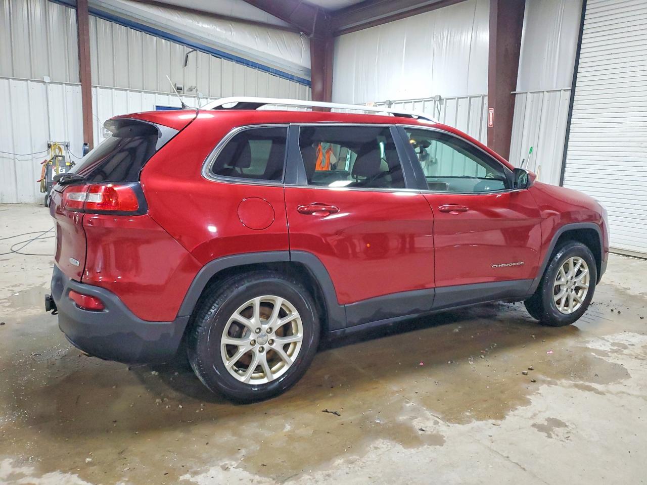 2014 Jeep Cherokee Latitude Maroon vin: 1C4PJMCS8EW242877