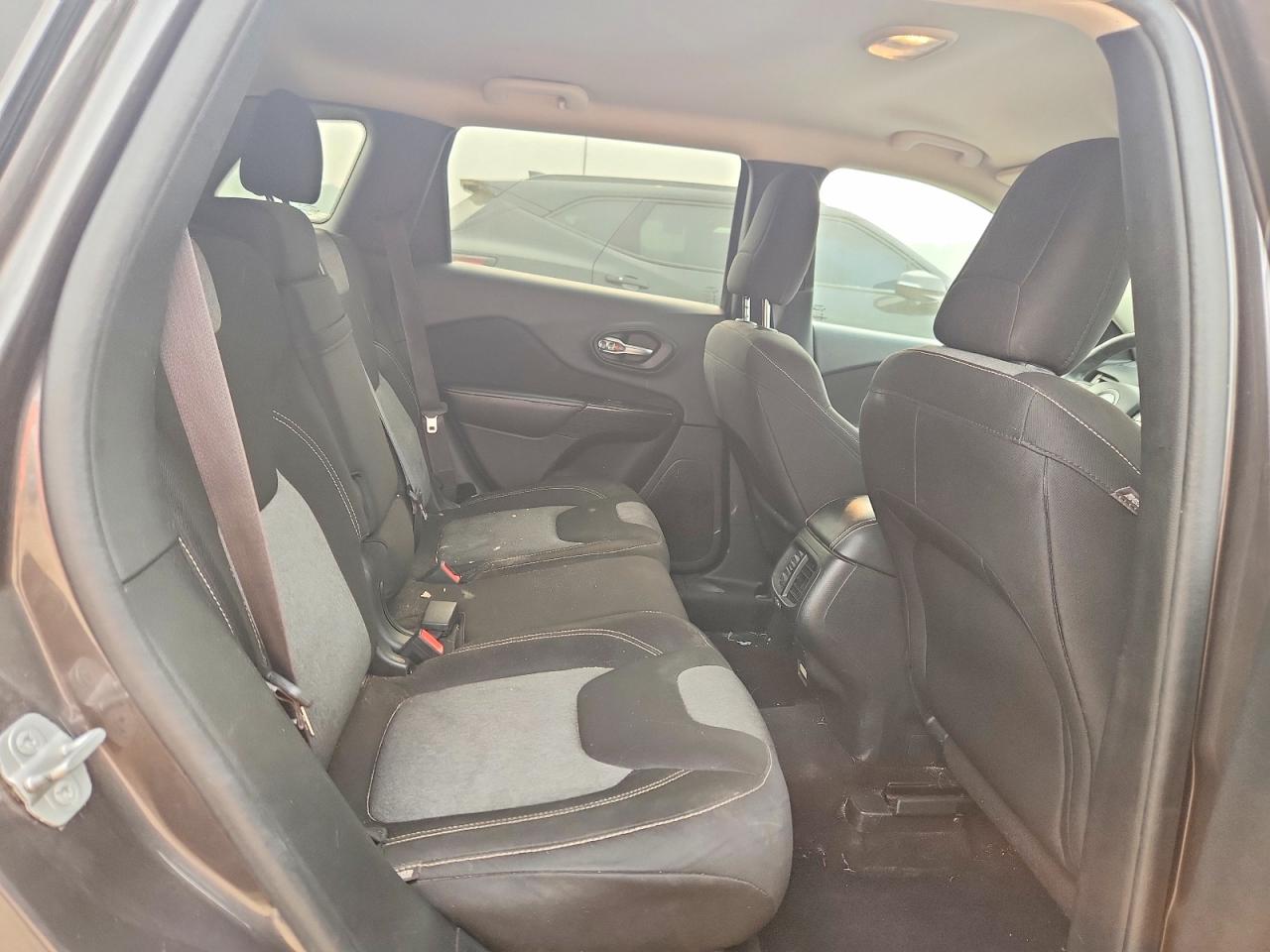 2014 Jeep Cherokee Latitude Gray vin: 1C4PJMCS8EW255743