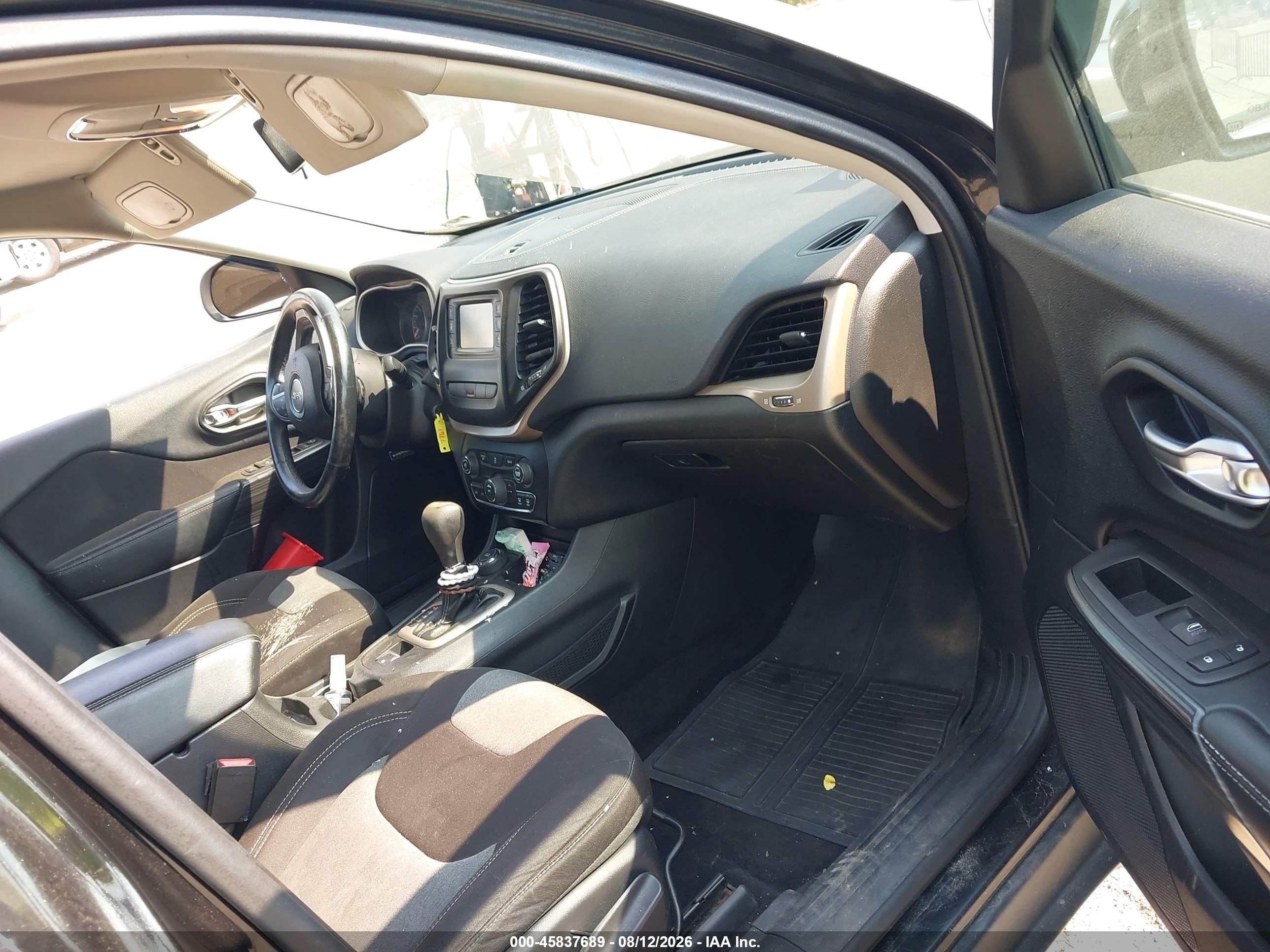 2014 Jeep Cherokee Latitude Black vin: 1C4PJMCS8EW268413