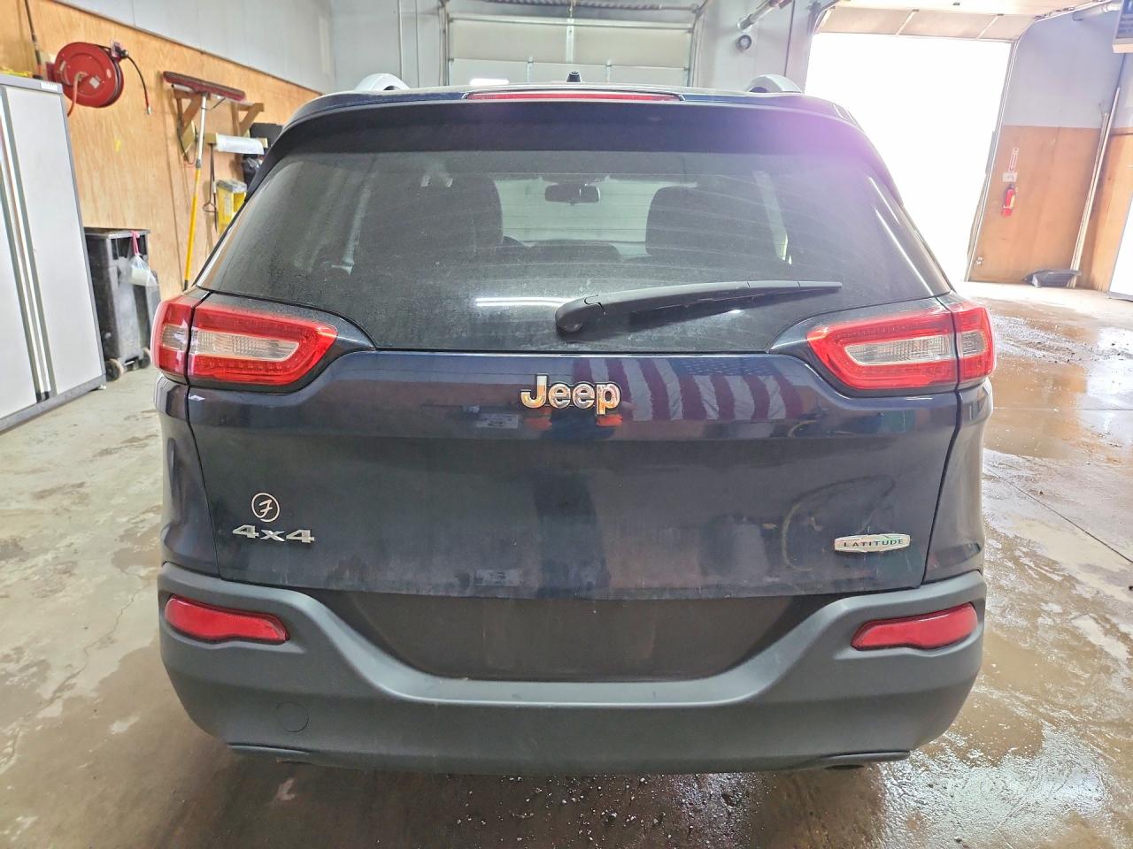 2014 Jeep Cherokee Latitude Blue vin: 1C4PJMCS8EW281663