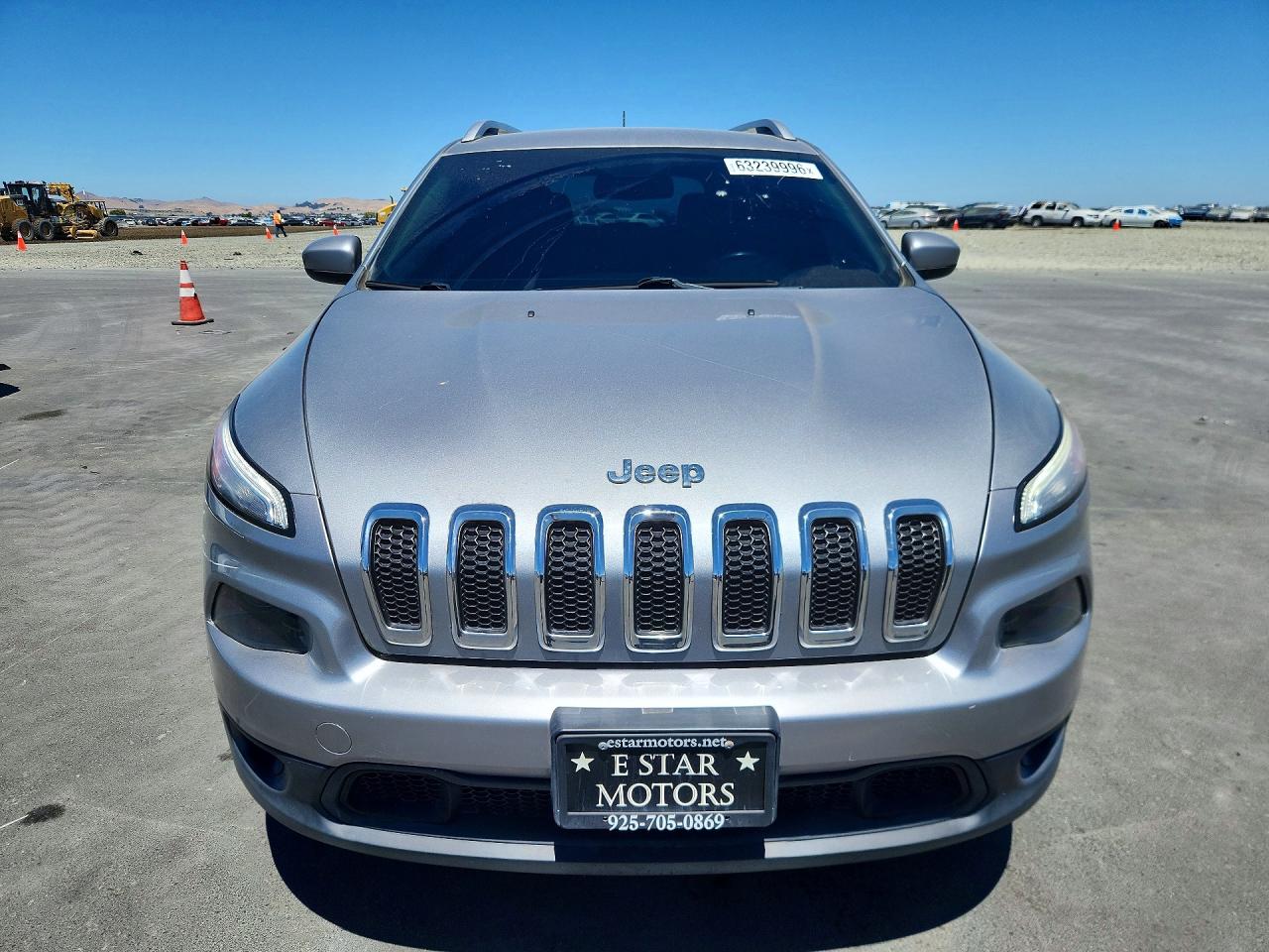 2014 Jeep Cherokee Latitude Silver vin: 1C4PJMCS8EW315424