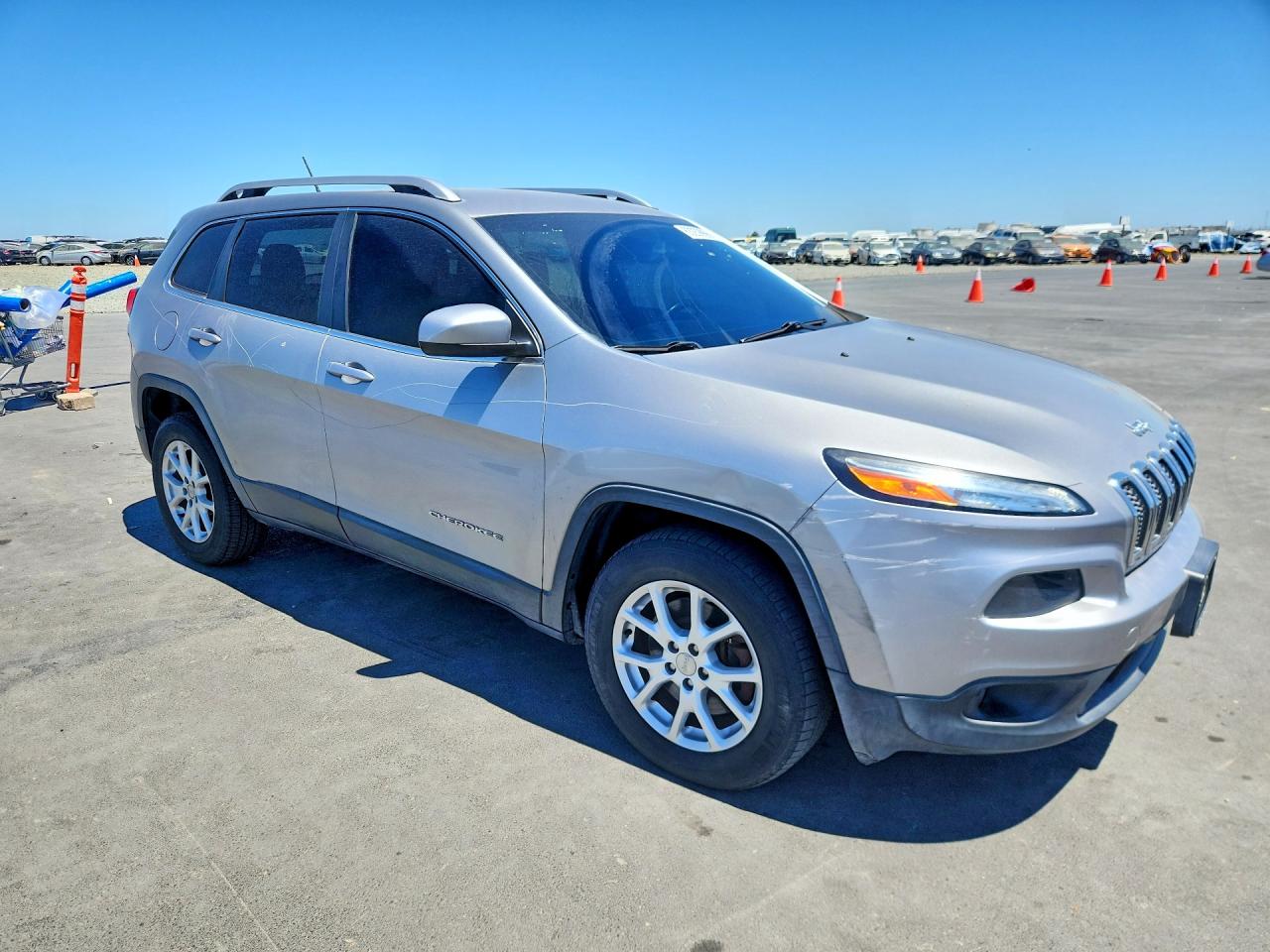 2014 Jeep Cherokee Latitude Silver vin: 1C4PJMCS8EW315424