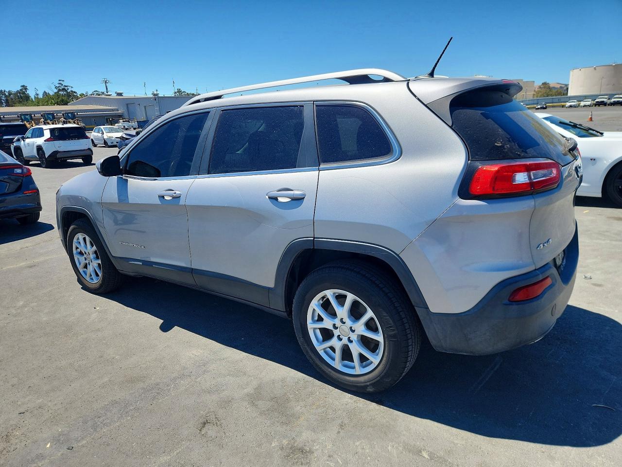 2014 Jeep Cherokee Latitude Silver vin: 1C4PJMCS8EW315424