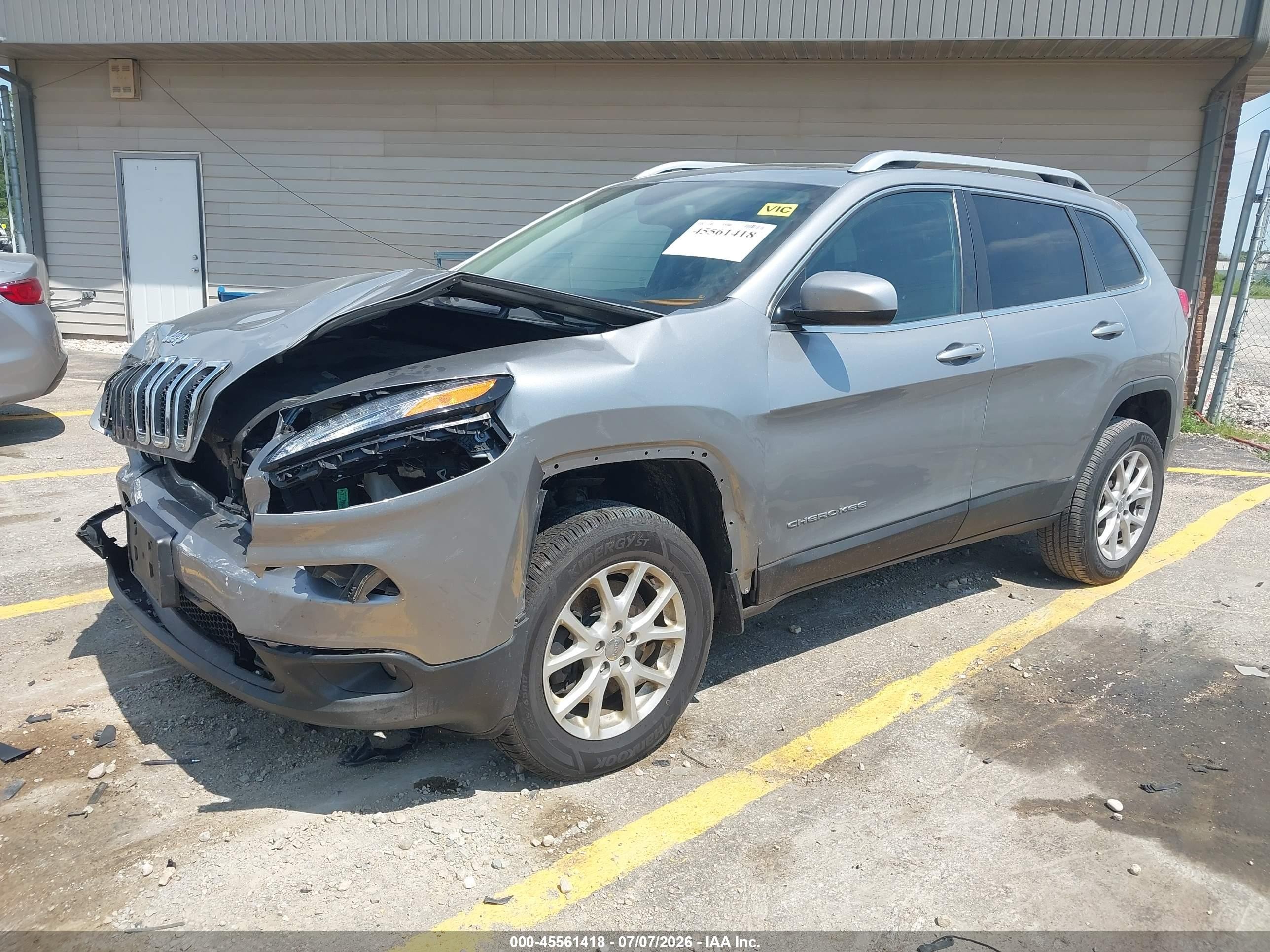 2014 Jeep Cherokee Latitude Silver vin: 1C4PJMCS8EW318291