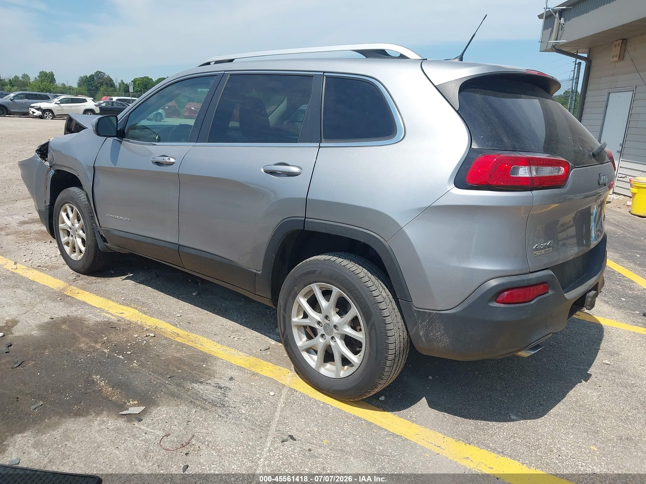 2014 Jeep Cherokee Latitude Silver vin: 1C4PJMCS8EW318291