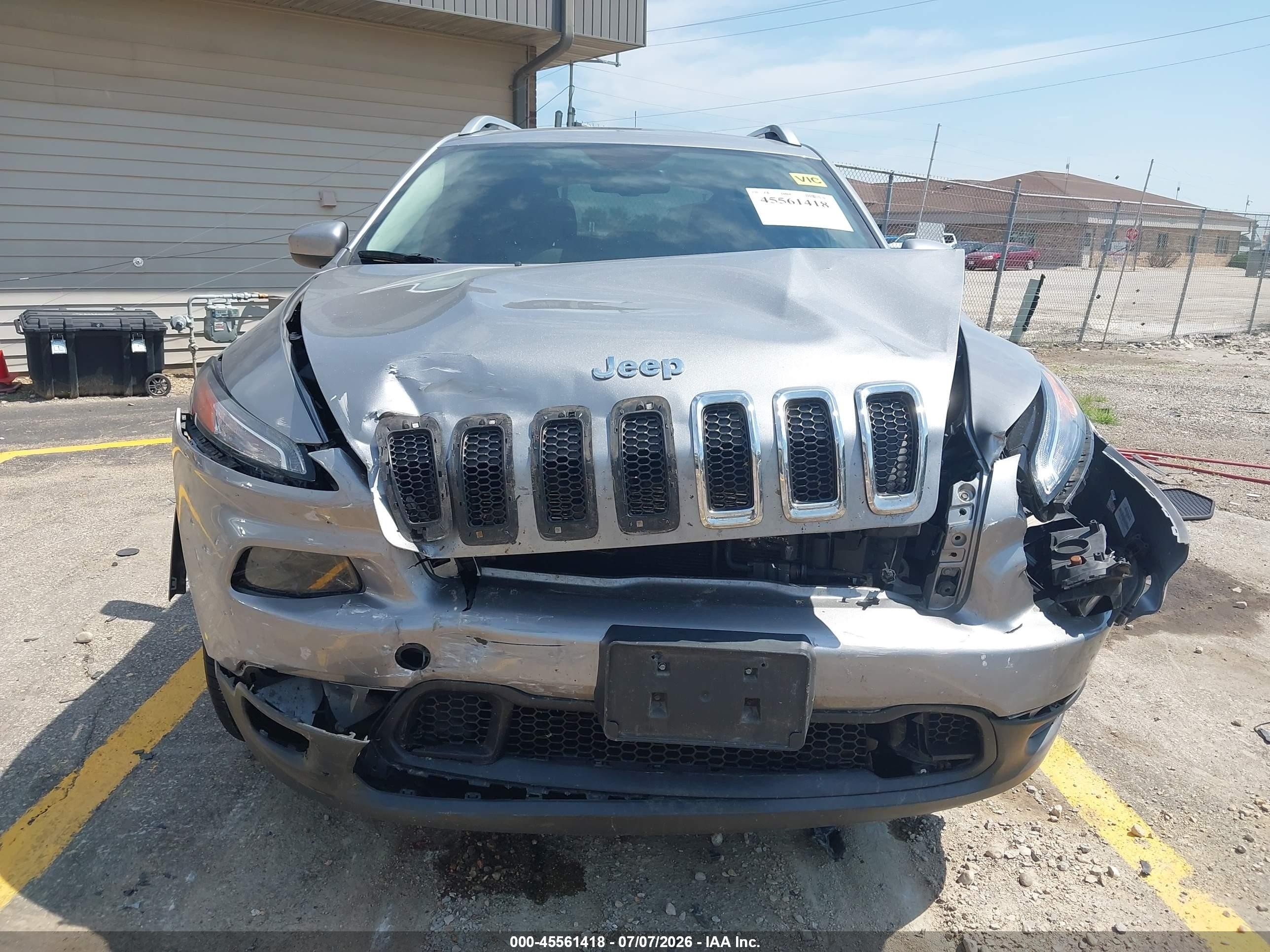 2014 Jeep Cherokee Latitude Silver vin: 1C4PJMCS8EW318291