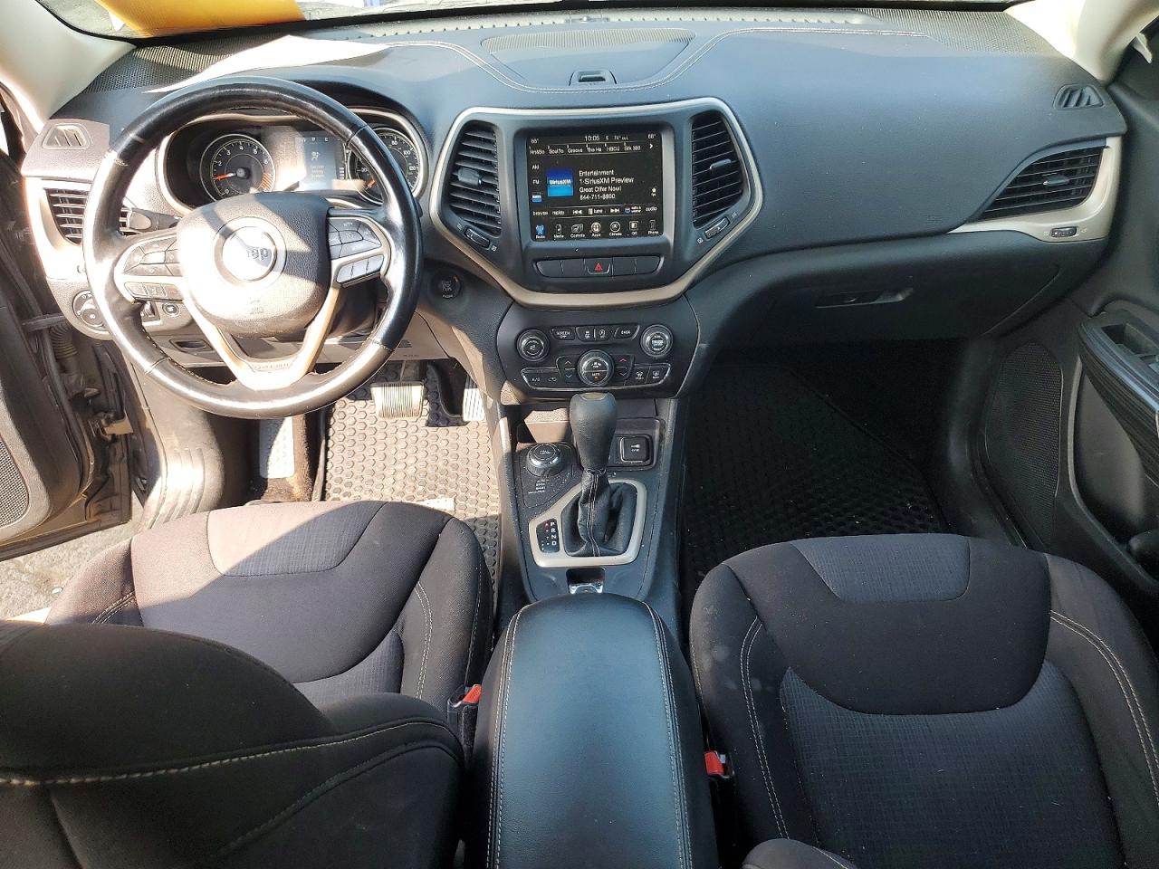 2015 Jeep Cherokee Latitude Gray vin: 1C4PJMCS8FW502700