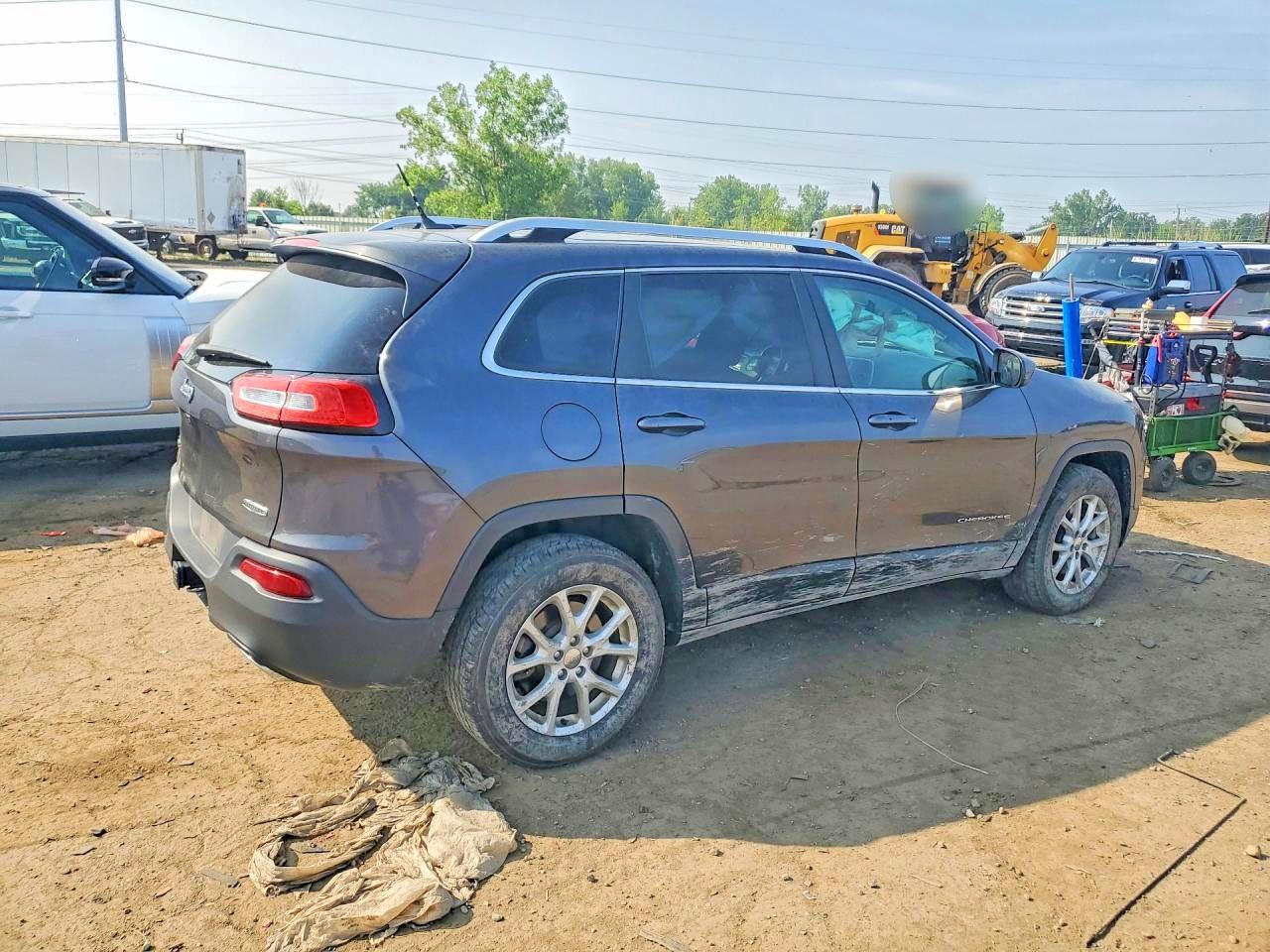 2015 Jeep Cherokee Latitude Gray vin: 1C4PJMCS8FW502700