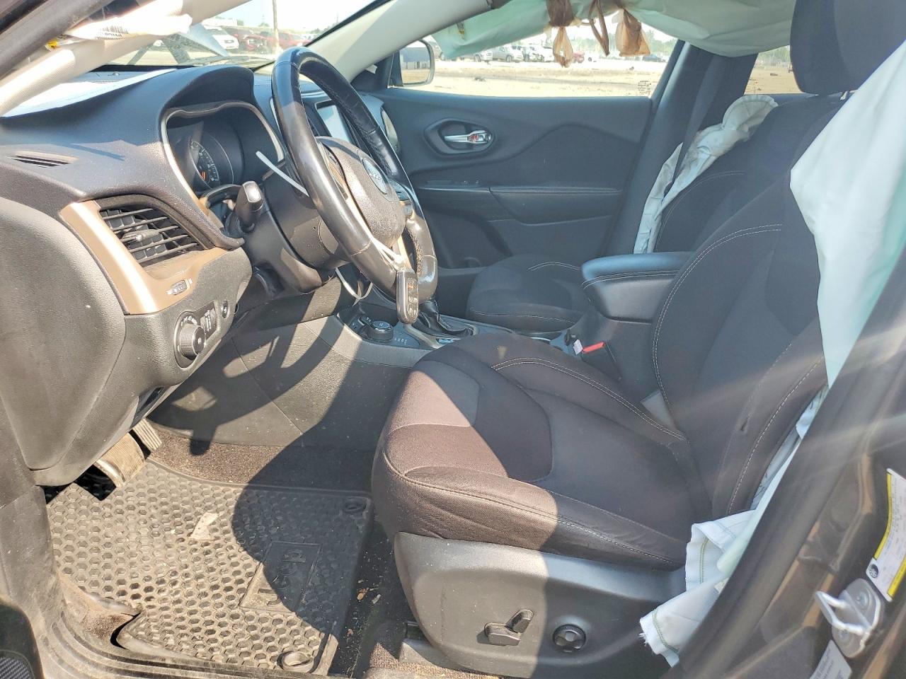 2015 Jeep Cherokee Latitude Gray vin: 1C4PJMCS8FW502700
