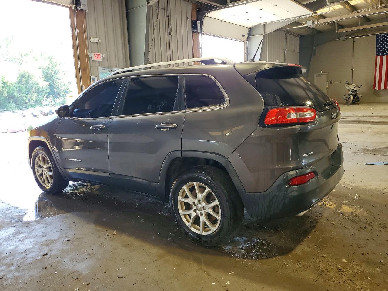 2015 Jeep Cherokee Latitude Gray vin: 1C4PJMCS8FW511591