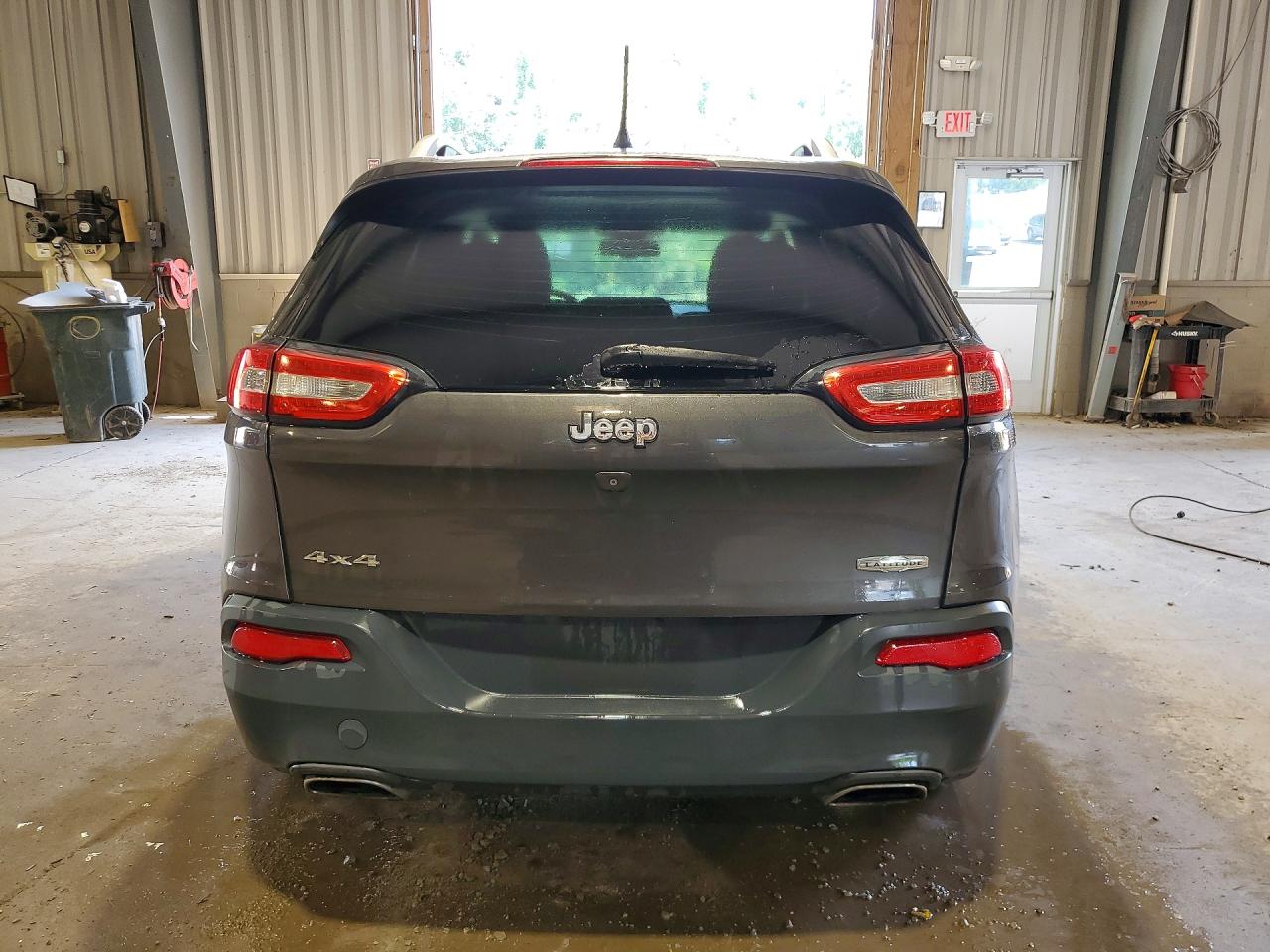 2015 Jeep Cherokee Latitude Gray vin: 1C4PJMCS8FW511591