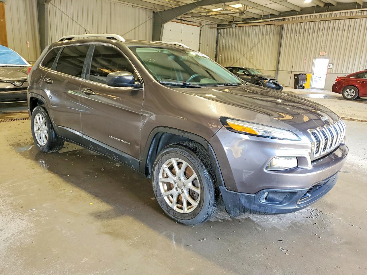 2015 Jeep Cherokee Latitude Gray vin: 1C4PJMCS8FW511591
