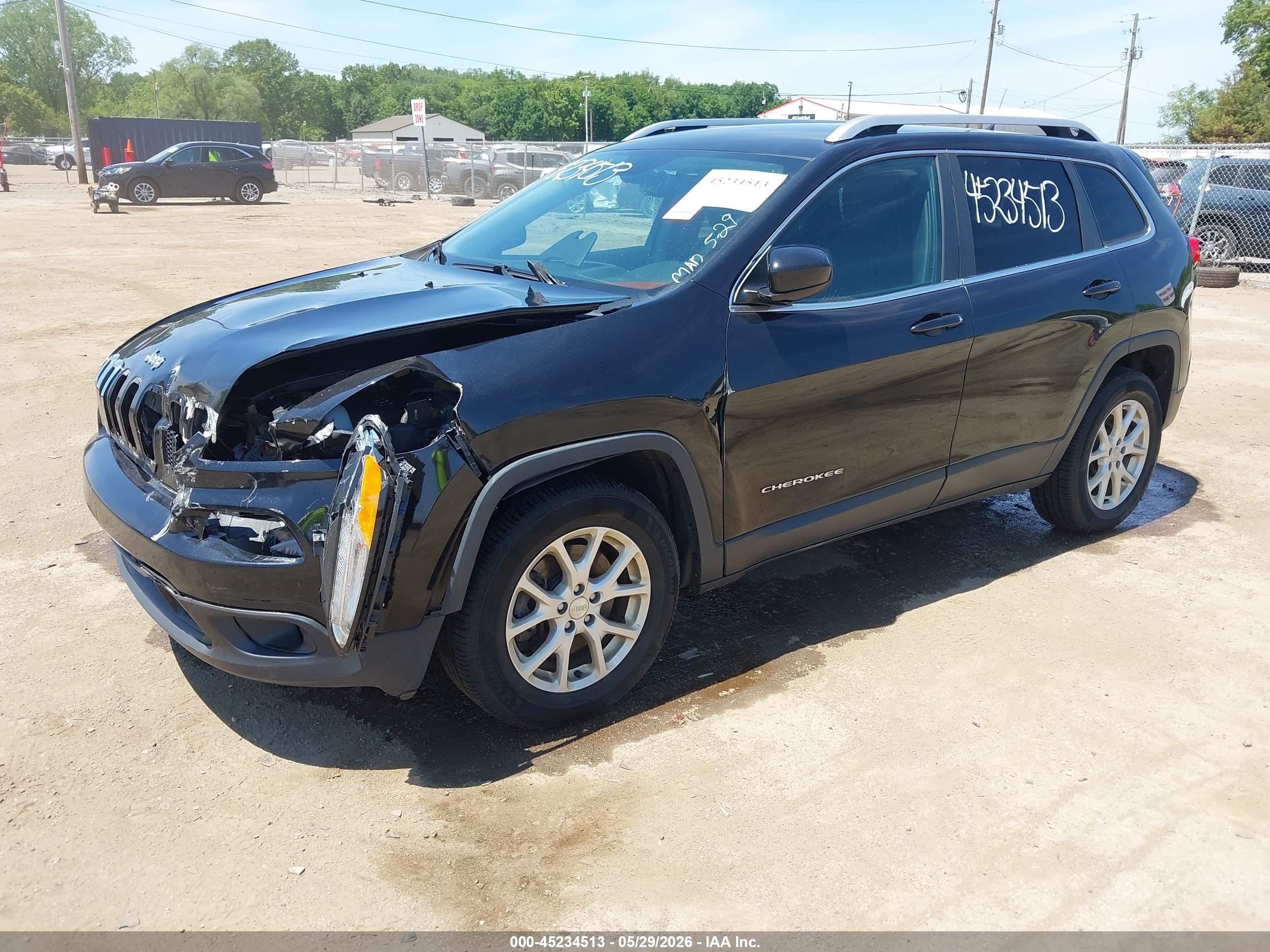 2015 Jeep Cherokee Latitude Black vin: 1C4PJMCS8FW564842