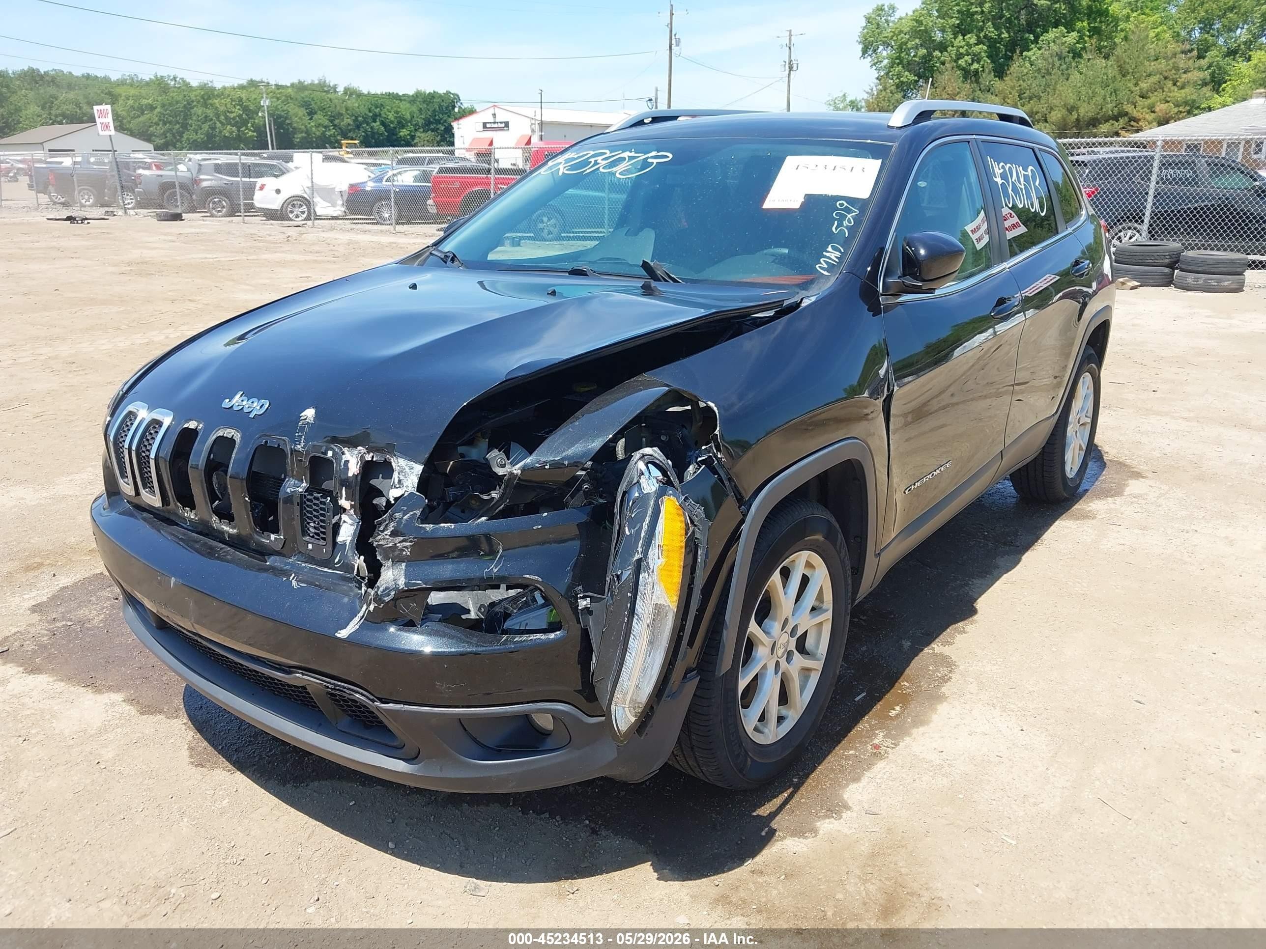 2015 Jeep Cherokee Latitude Black vin: 1C4PJMCS8FW564842