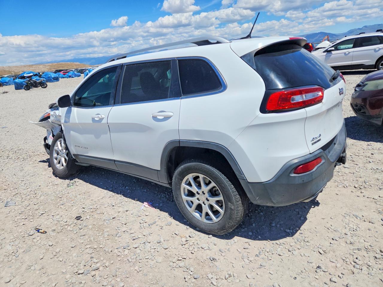 2015 Jeep Cherokee Latitude White vin: 1C4PJMCS8FW606698