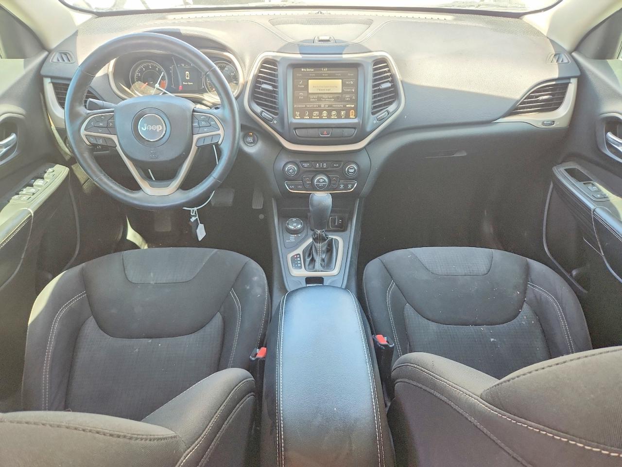 2015 Jeep Cherokee Latitude White vin: 1C4PJMCS8FW606698
