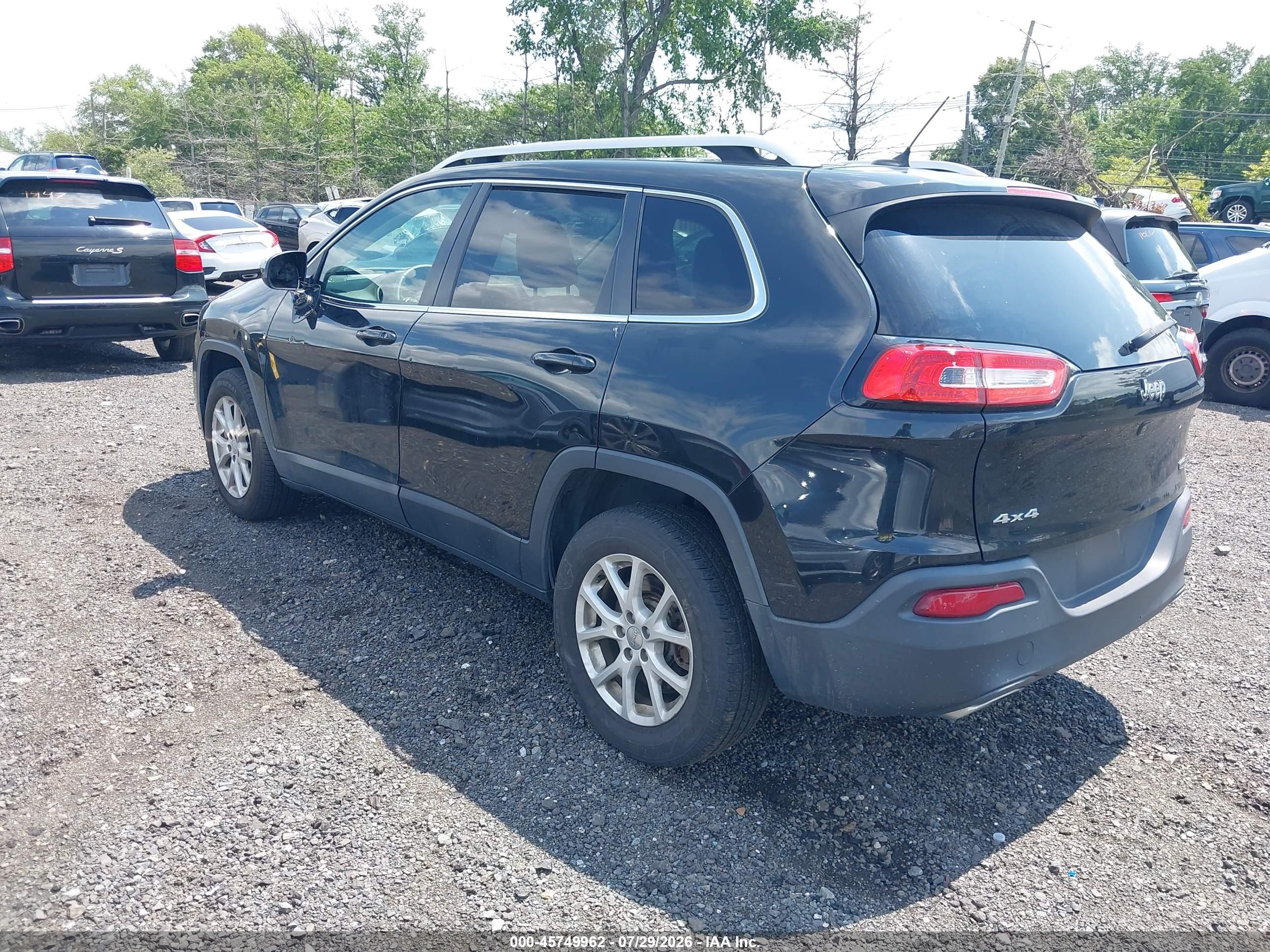 2015 Jeep Cherokee Latitude Черный vin: 1C4PJMCS8FW625266