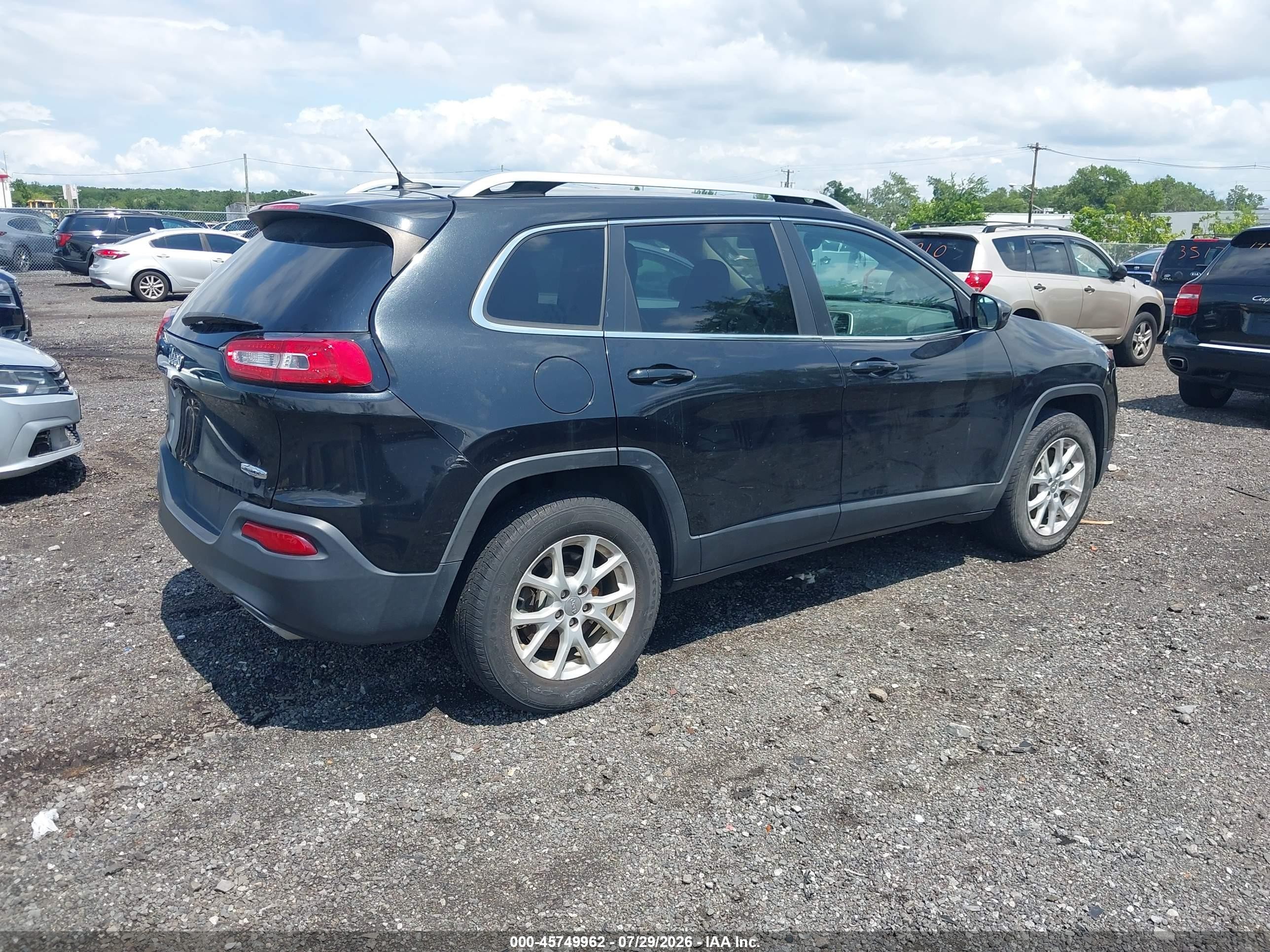 2015 Jeep Cherokee Latitude Черный vin: 1C4PJMCS8FW625266
