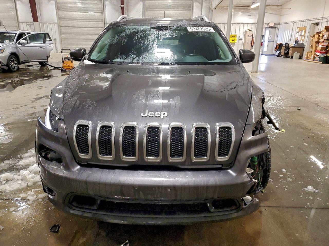 2015 Jeep Cherokee Latitude Gray vin: 1C4PJMCS8FW648093