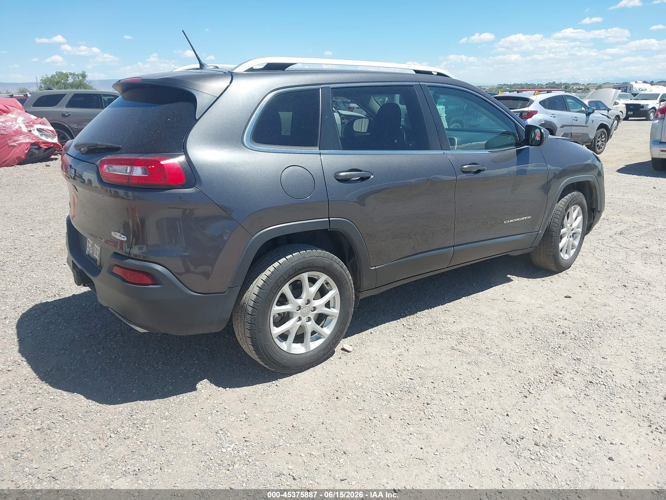 2015 Jeep Cherokee Latitude Black vin: 1C4PJMCS8FW668568