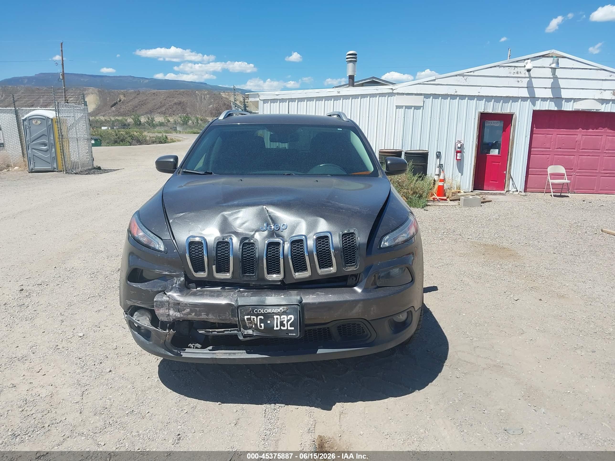 2015 Jeep Cherokee Latitude Black vin: 1C4PJMCS8FW668568