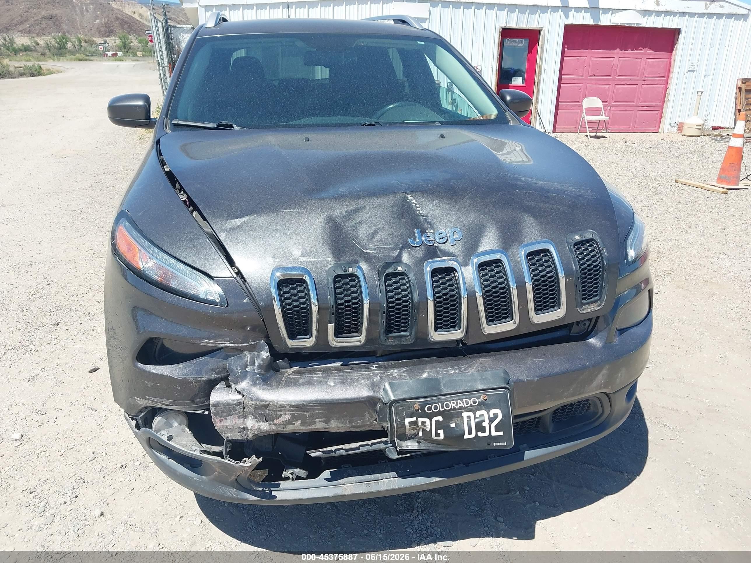 2015 Jeep Cherokee Latitude Black vin: 1C4PJMCS8FW668568