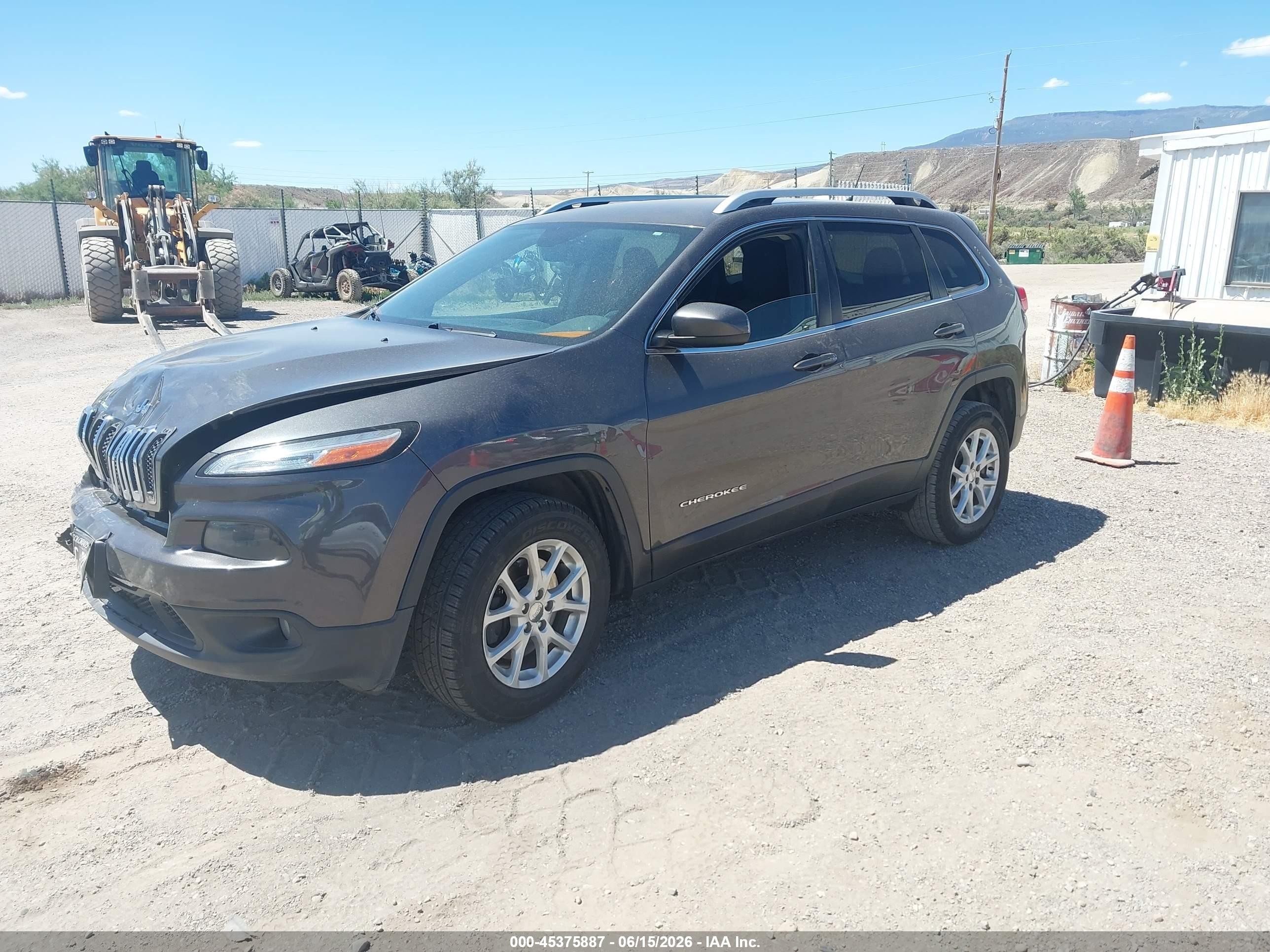 2015 Jeep Cherokee Latitude Black vin: 1C4PJMCS8FW668568