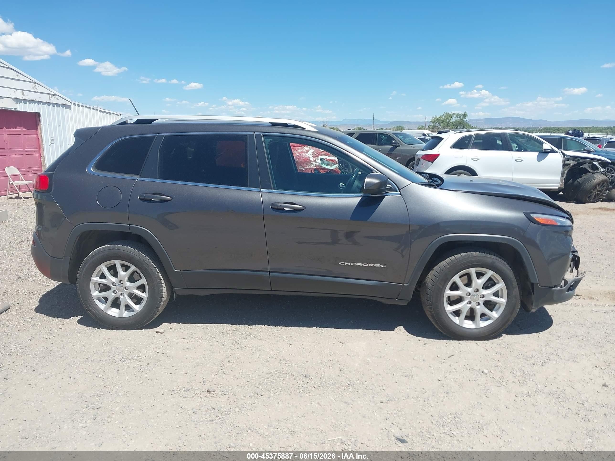 2015 Jeep Cherokee Latitude Black vin: 1C4PJMCS8FW668568