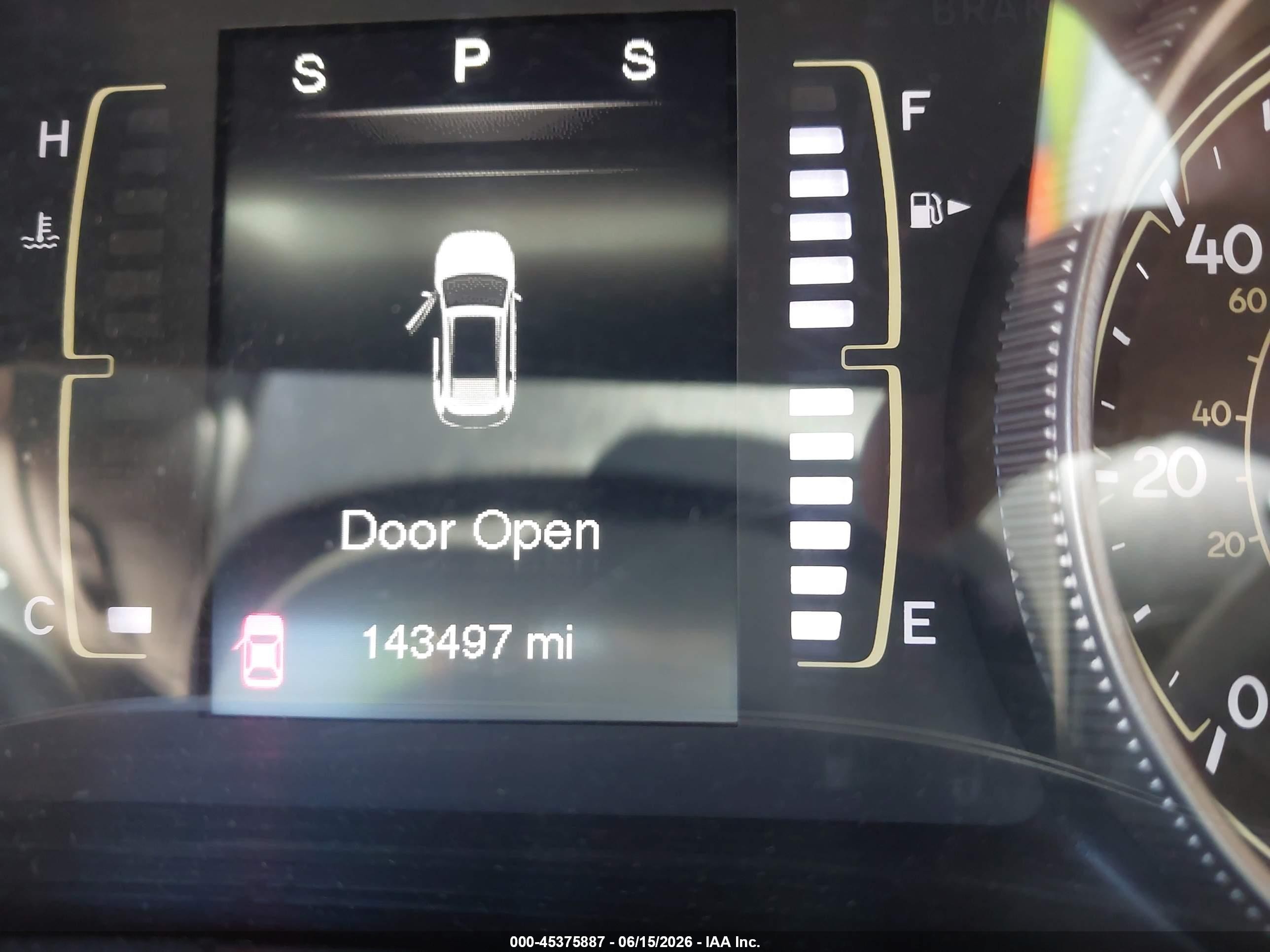 2015 Jeep Cherokee Latitude Black vin: 1C4PJMCS8FW668568