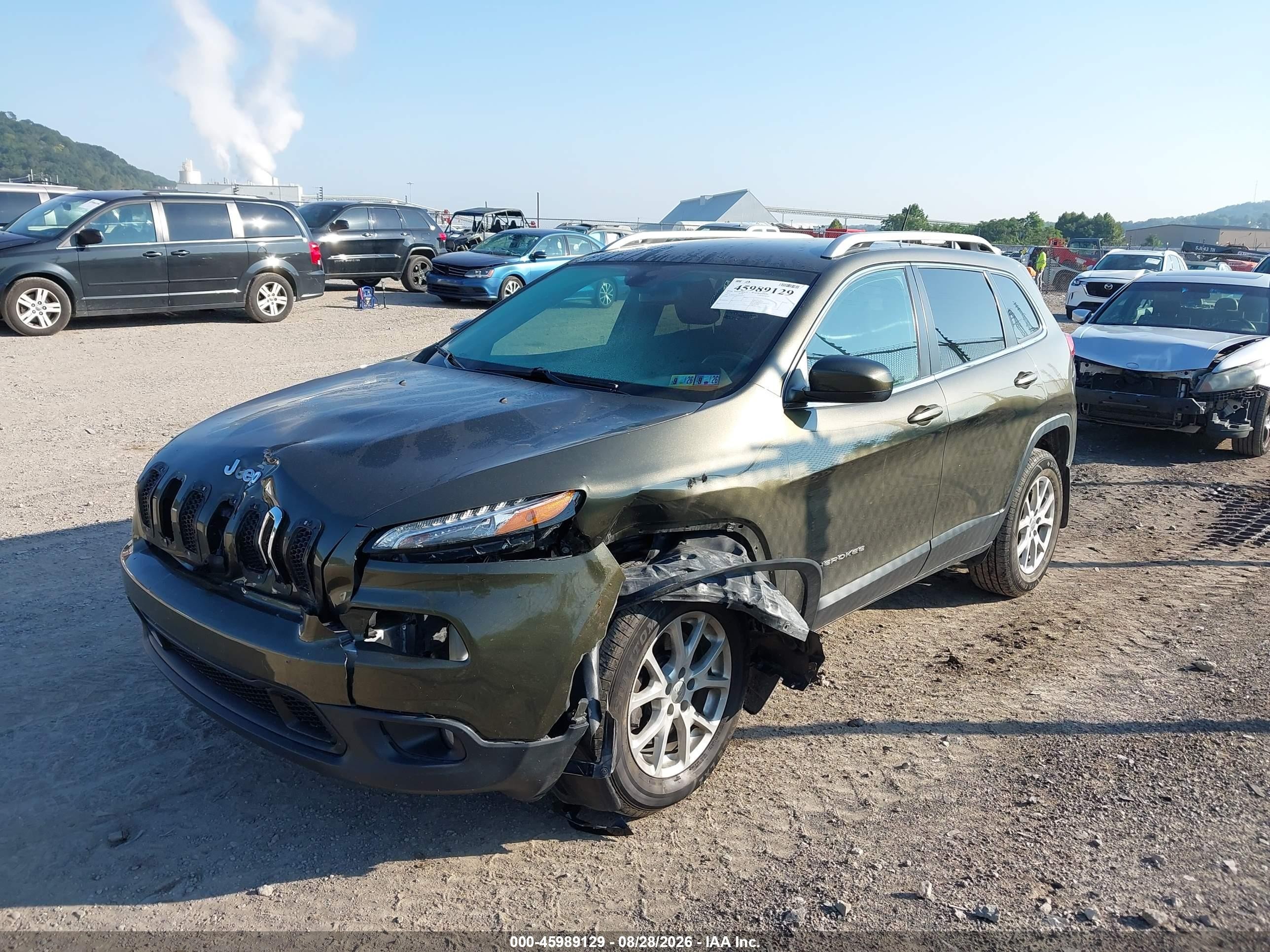 2015 Jeep Cherokee Latitude Green vin: 1C4PJMCS8FW692711