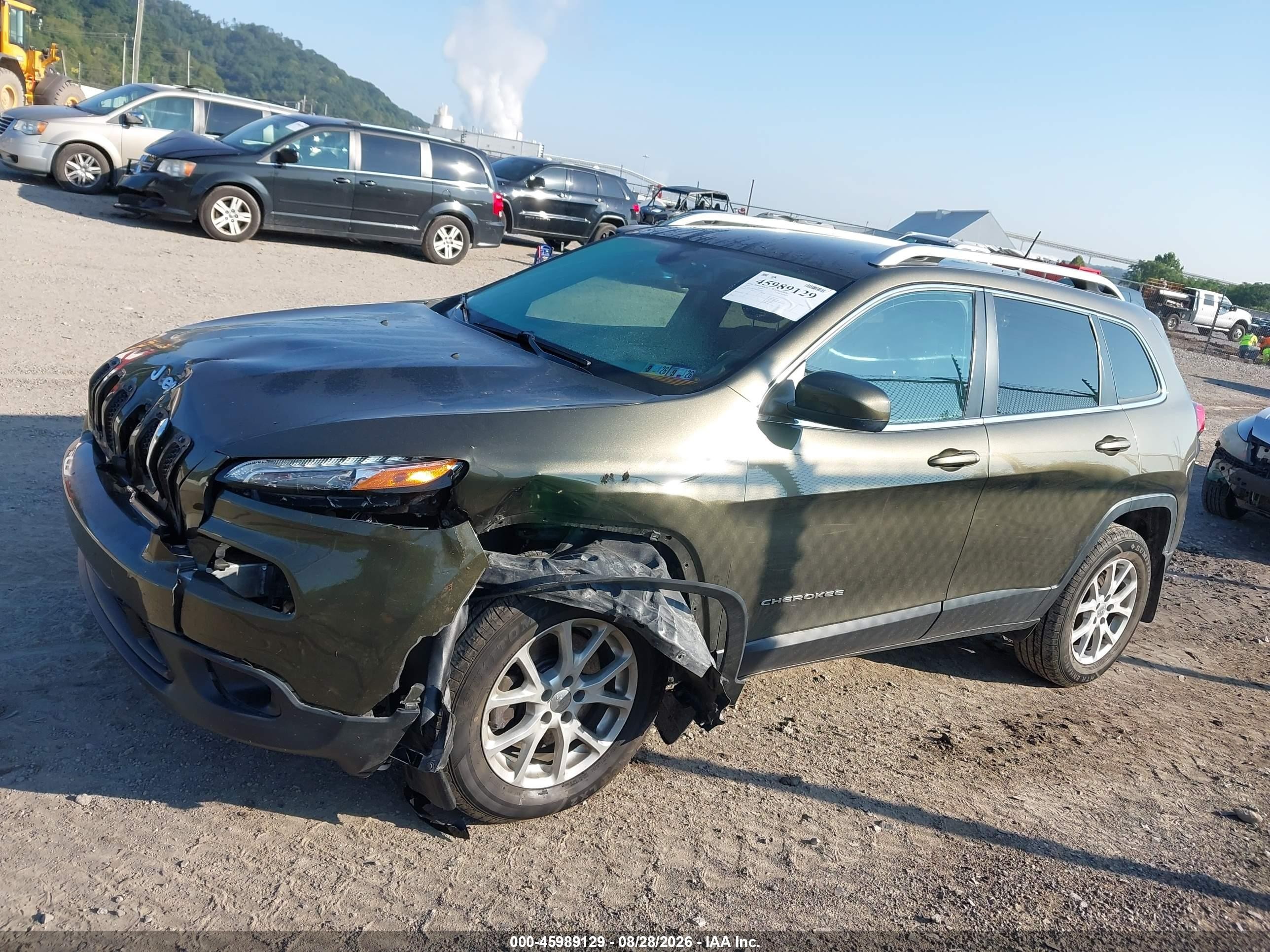 2015 Jeep Cherokee Latitude Green vin: 1C4PJMCS8FW692711