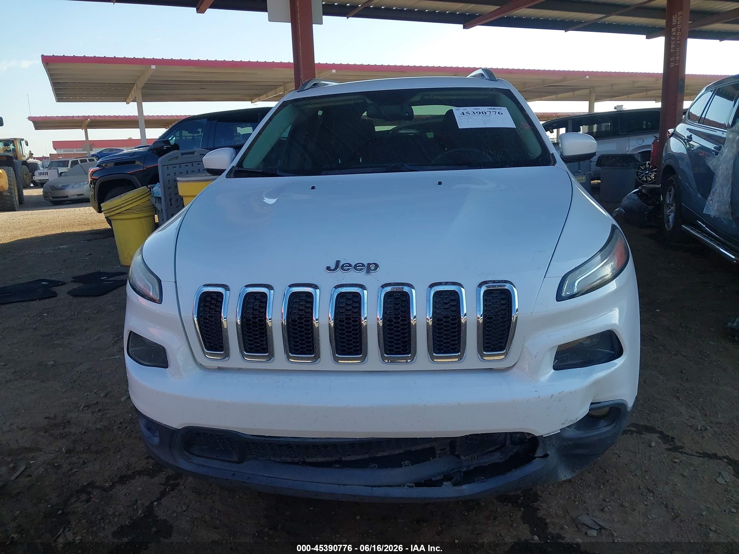 2015 Jeep Cherokee Latitude White vin: 1C4PJMCS8FW728543