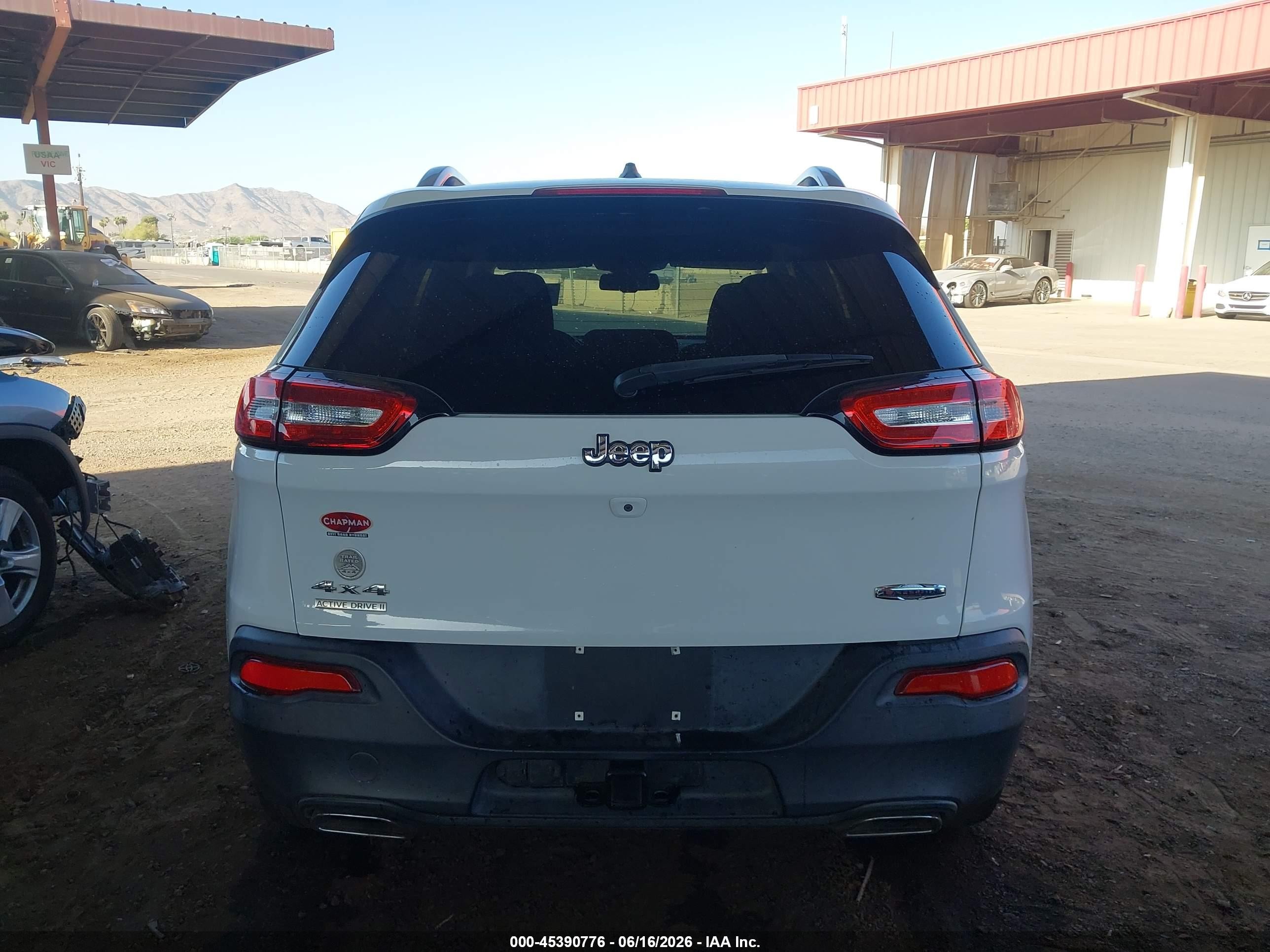 2015 Jeep Cherokee Latitude White vin: 1C4PJMCS8FW728543