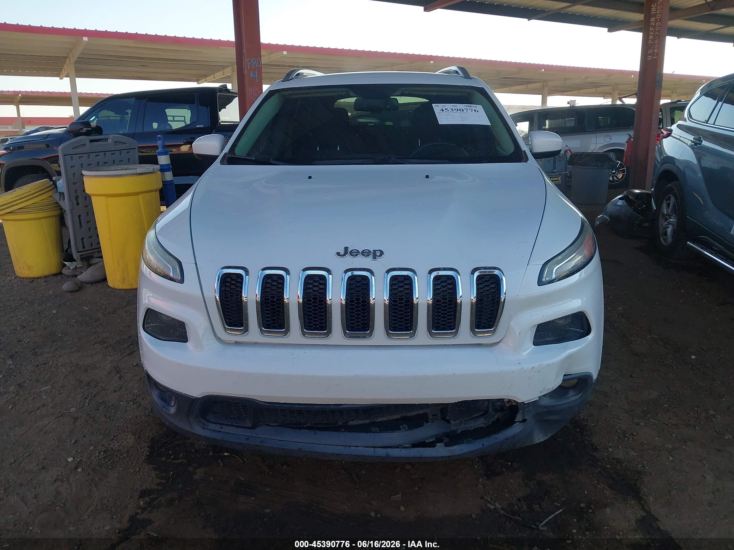 2015 Jeep Cherokee Latitude White vin: 1C4PJMCS8FW728543