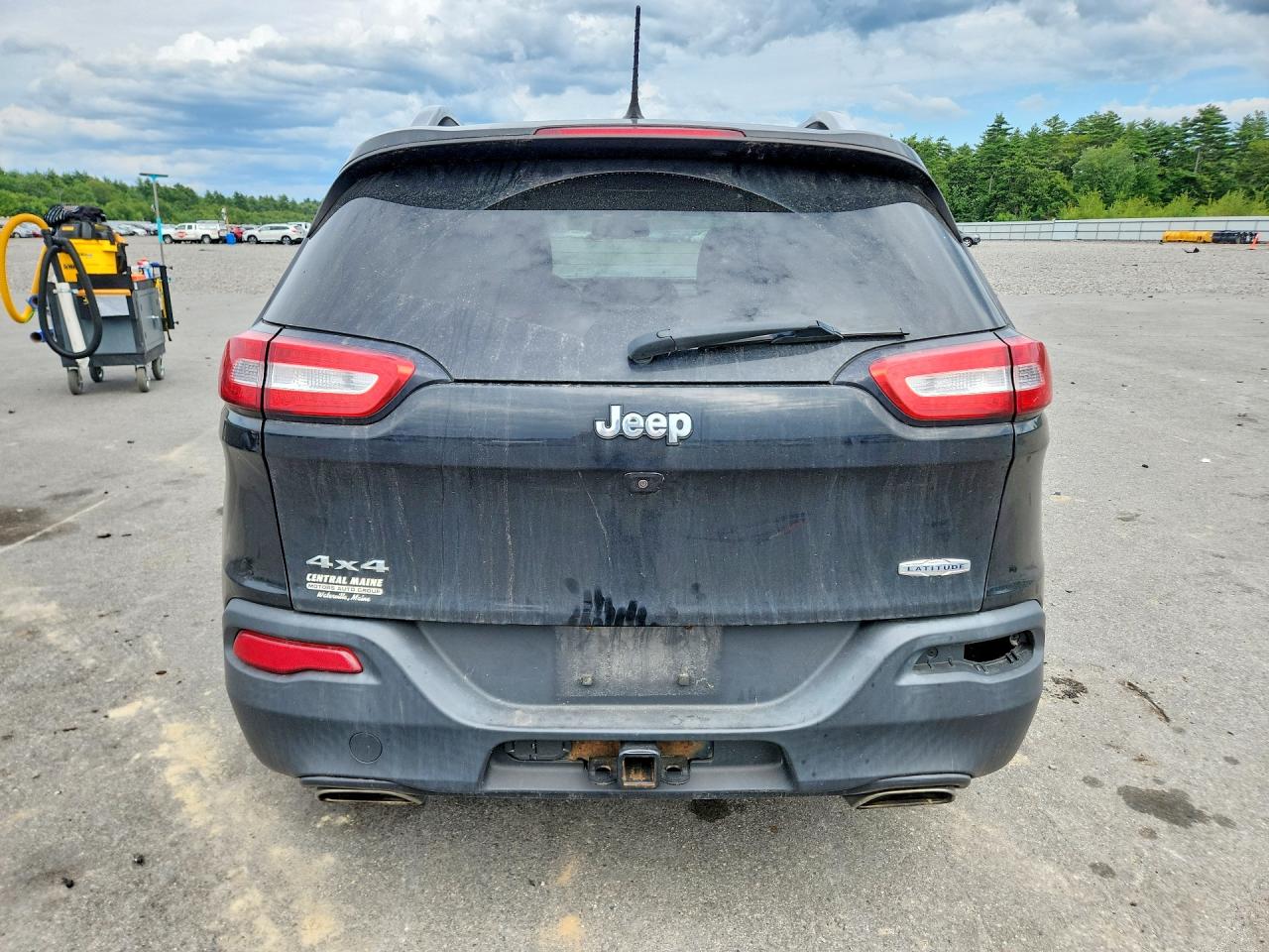 2015 Jeep Cherokee Latitude Black vin: 1C4PJMCS8FW746203