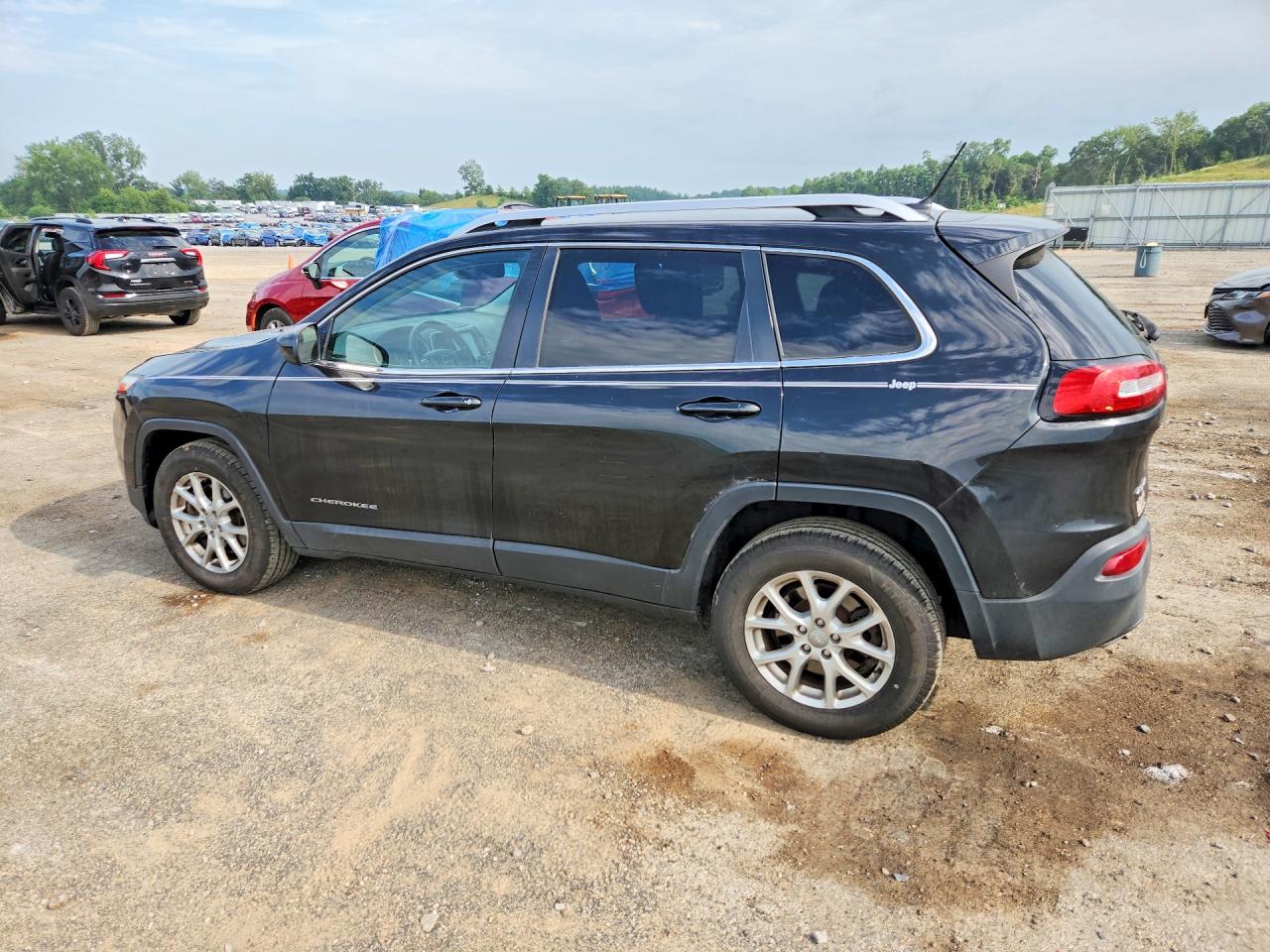 2015 Jeep Cherokee Latitude Черный vin: 1C4PJMCS8FW794834