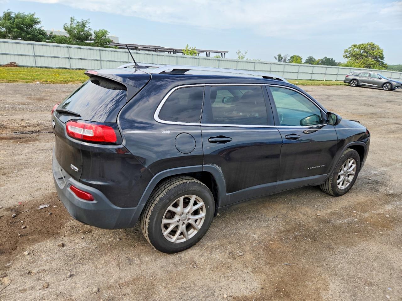 2015 Jeep Cherokee Latitude Черный vin: 1C4PJMCS8FW794834