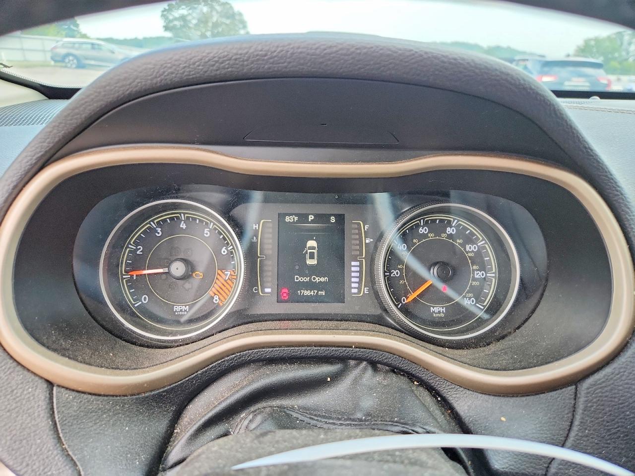 2015 Jeep Cherokee Latitude Черный vin: 1C4PJMCS8FW794834