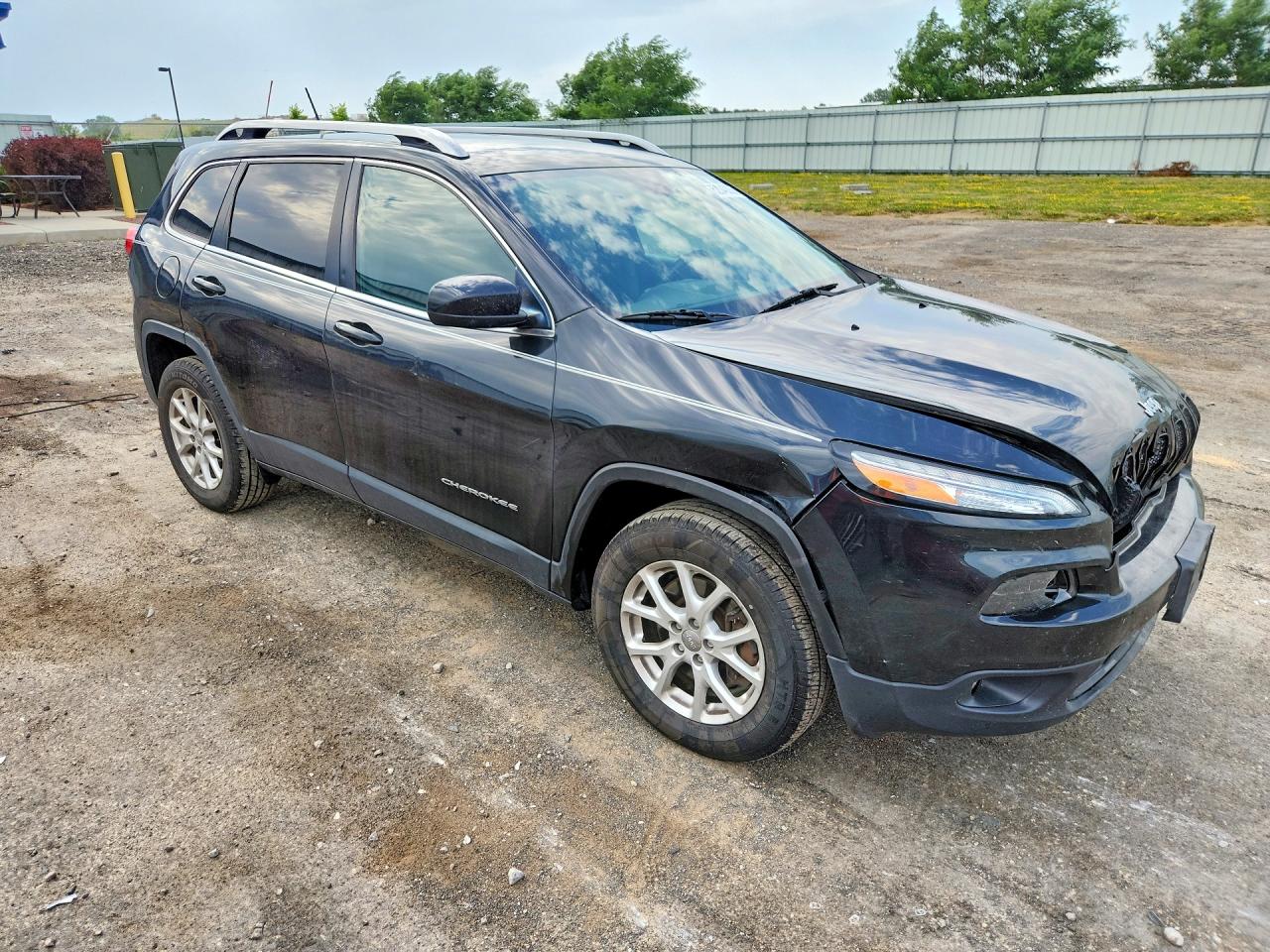 2015 Jeep Cherokee Latitude Черный vin: 1C4PJMCS8FW794834
