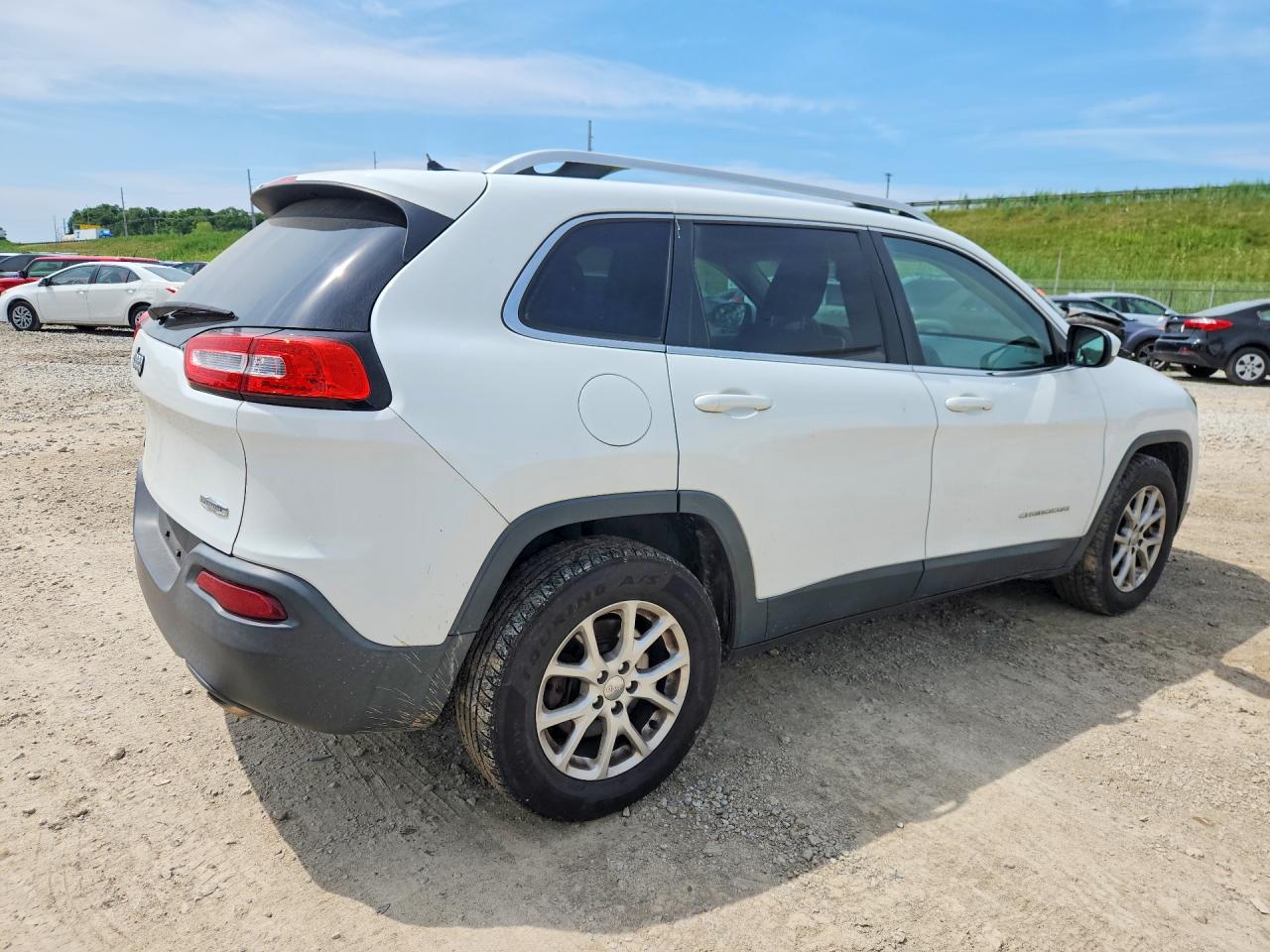 2014 Jeep Cherokee Latitude White vin: 1C4PJMCS9EW121274