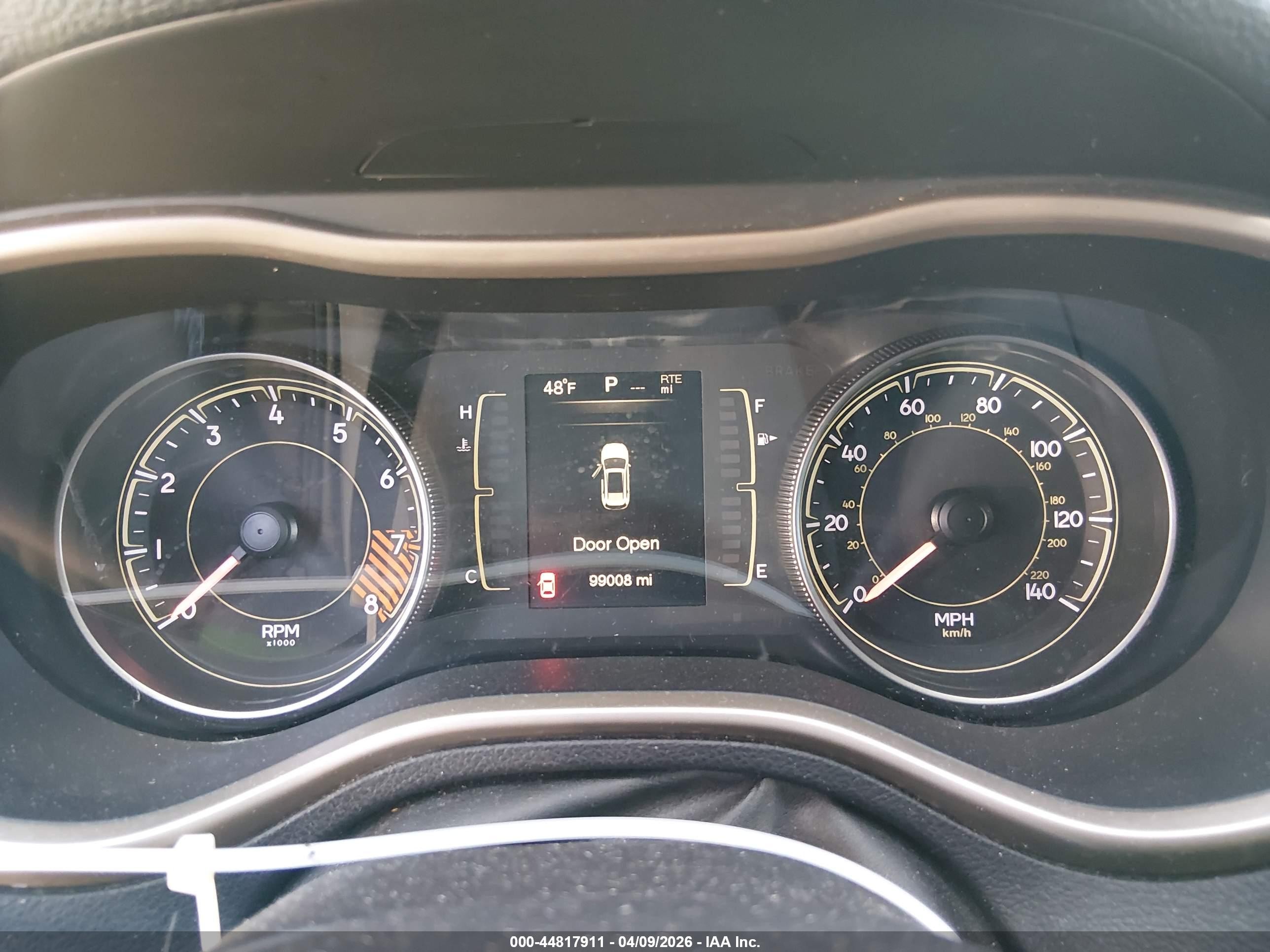 2014 Jeep Cherokee Latitude White vin: 1C4PJMCS9EW126104