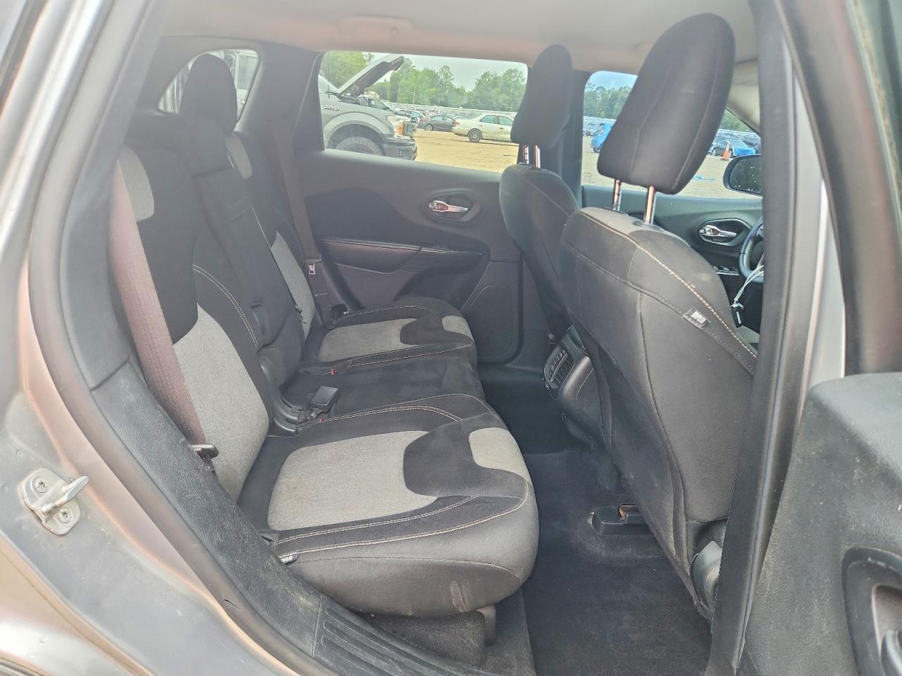 2014 Jeep Cherokee Latitude Gray vin: 1C4PJMCS9EW144960
