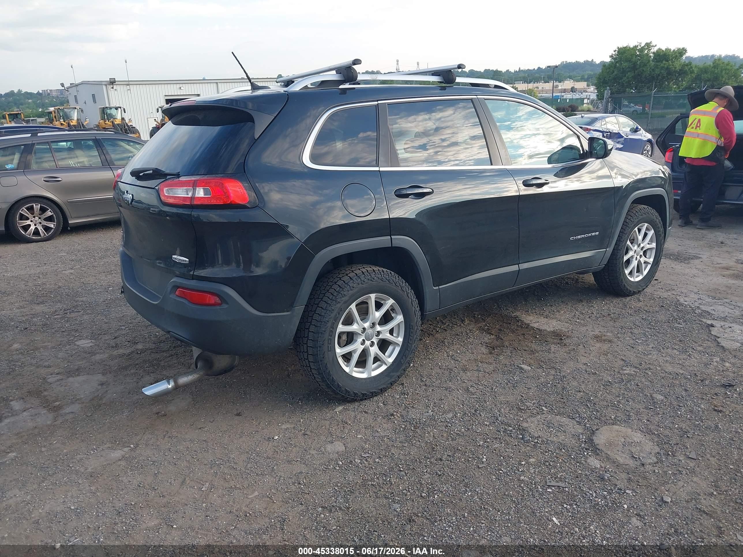 2014 Jeep Cherokee Latitude Black vin: 1C4PJMCS9EW146658