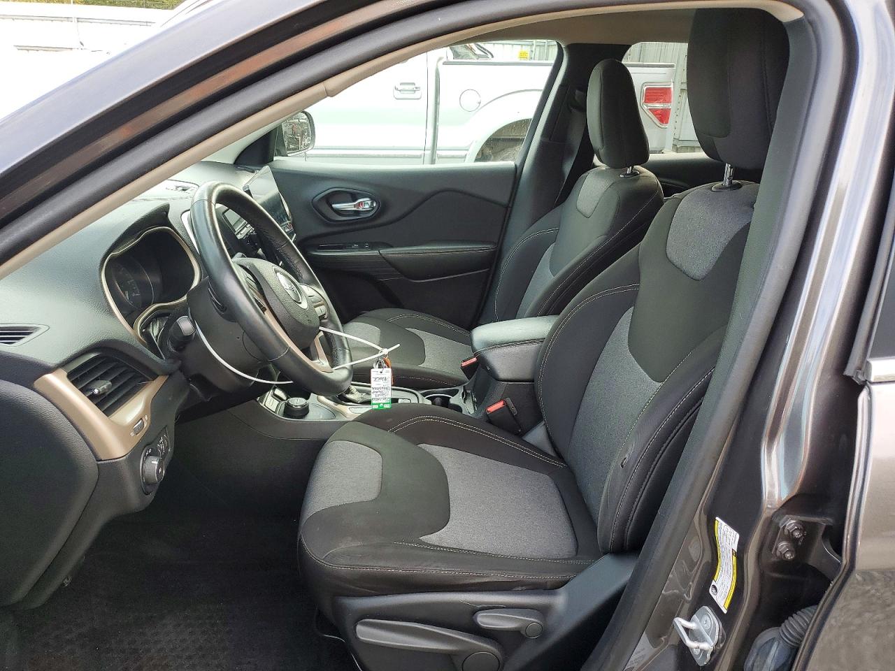 2014 Jeep Cherokee Latitude Gray vin: 1C4PJMCS9EW153075