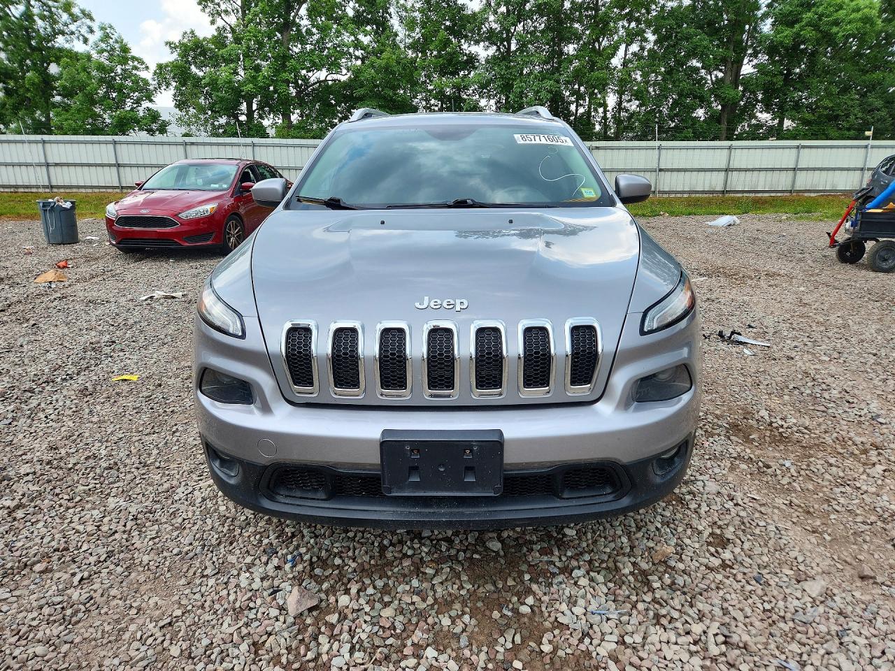 2014 Jeep Cherokee Latitude Silver vin: 1C4PJMCS9EW175366