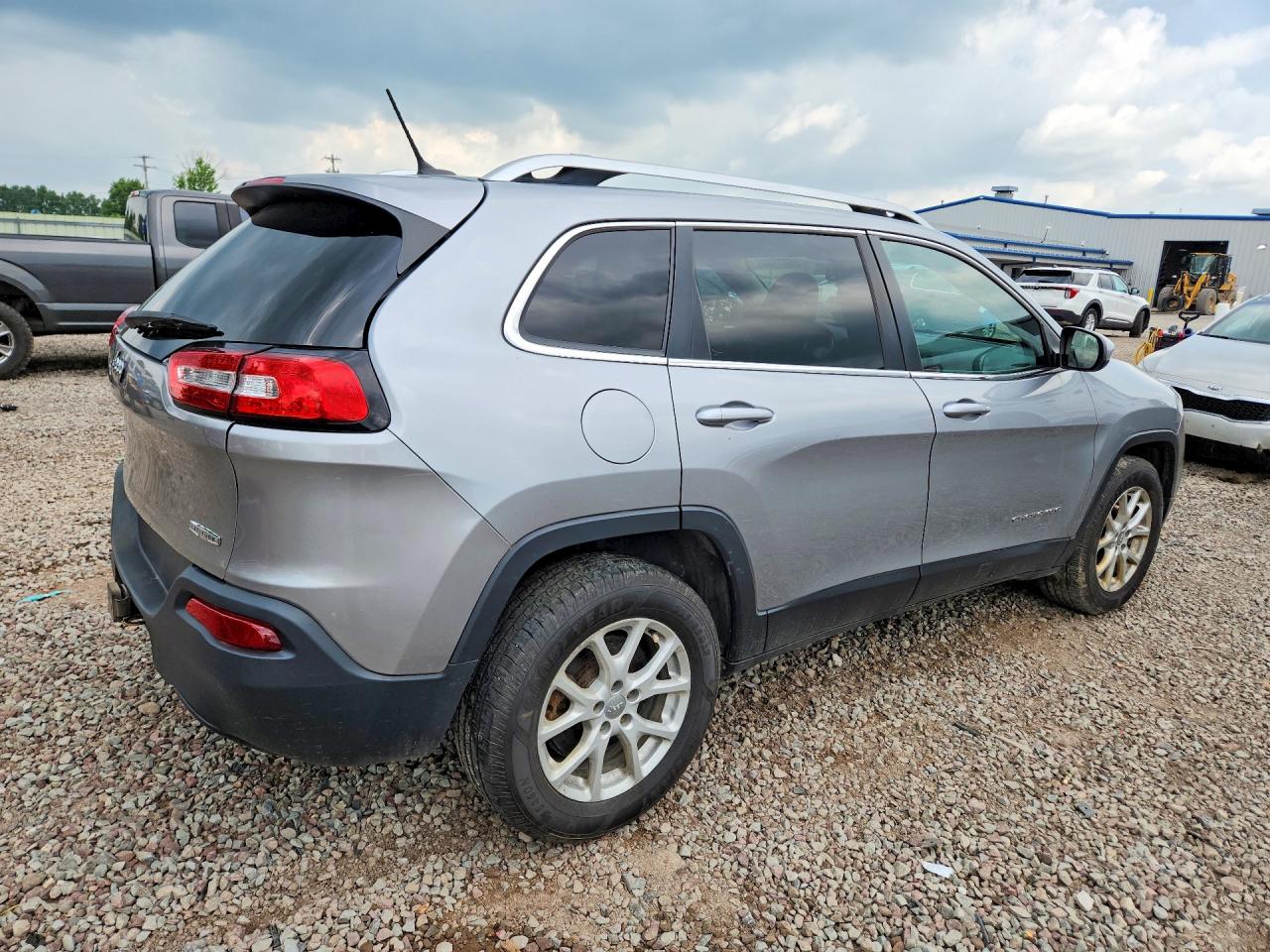 2014 Jeep Cherokee Latitude Silver vin: 1C4PJMCS9EW175366