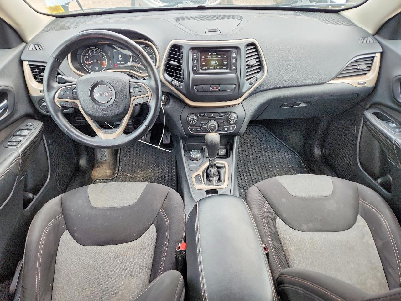 2014 Jeep Cherokee Latitude Silver vin: 1C4PJMCS9EW175366