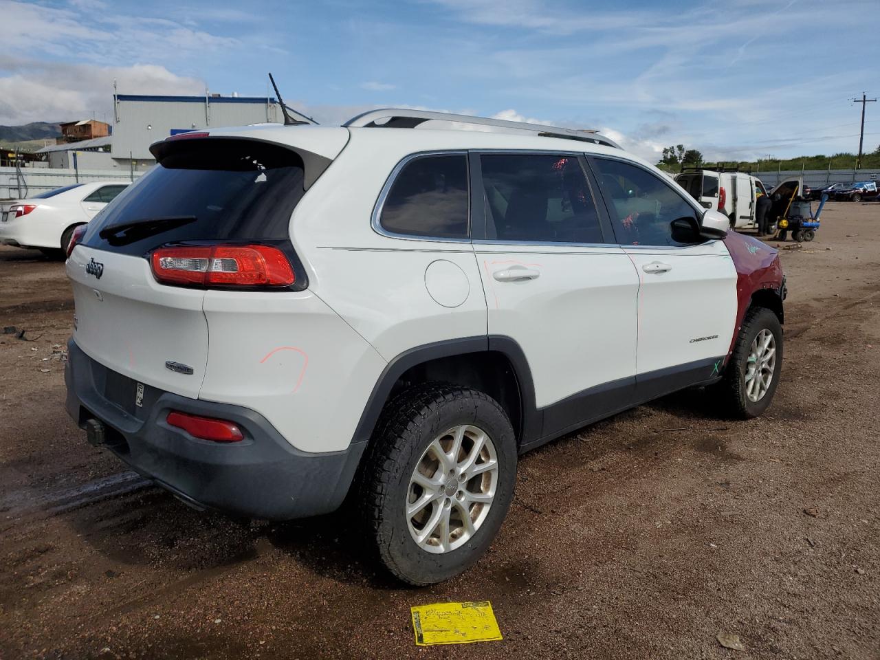 2014 Jeep Cherokee Latitude White vin: 1C4PJMCS9EW199246